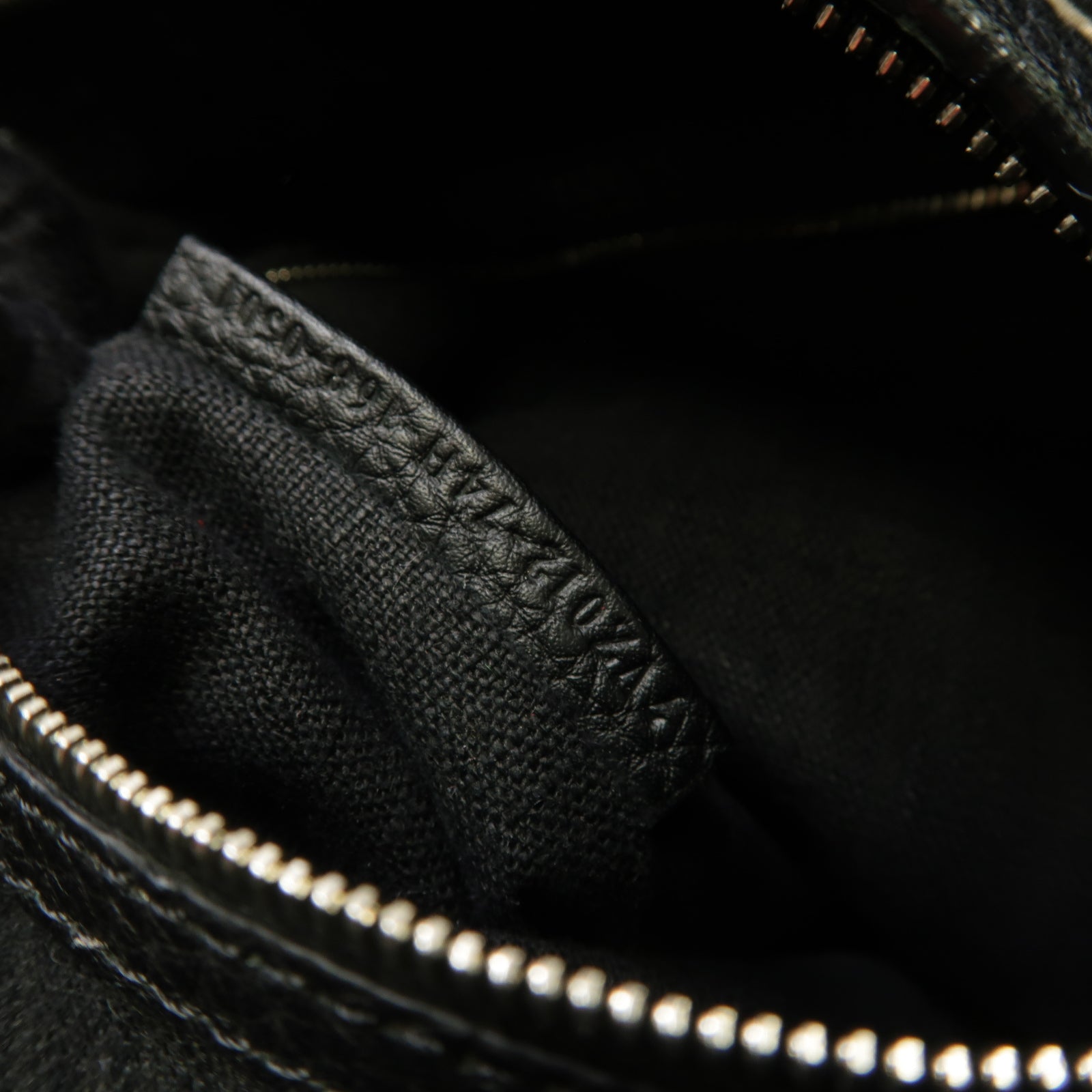 FENDI 牛皮皮革Backpack銀扣背包黑色