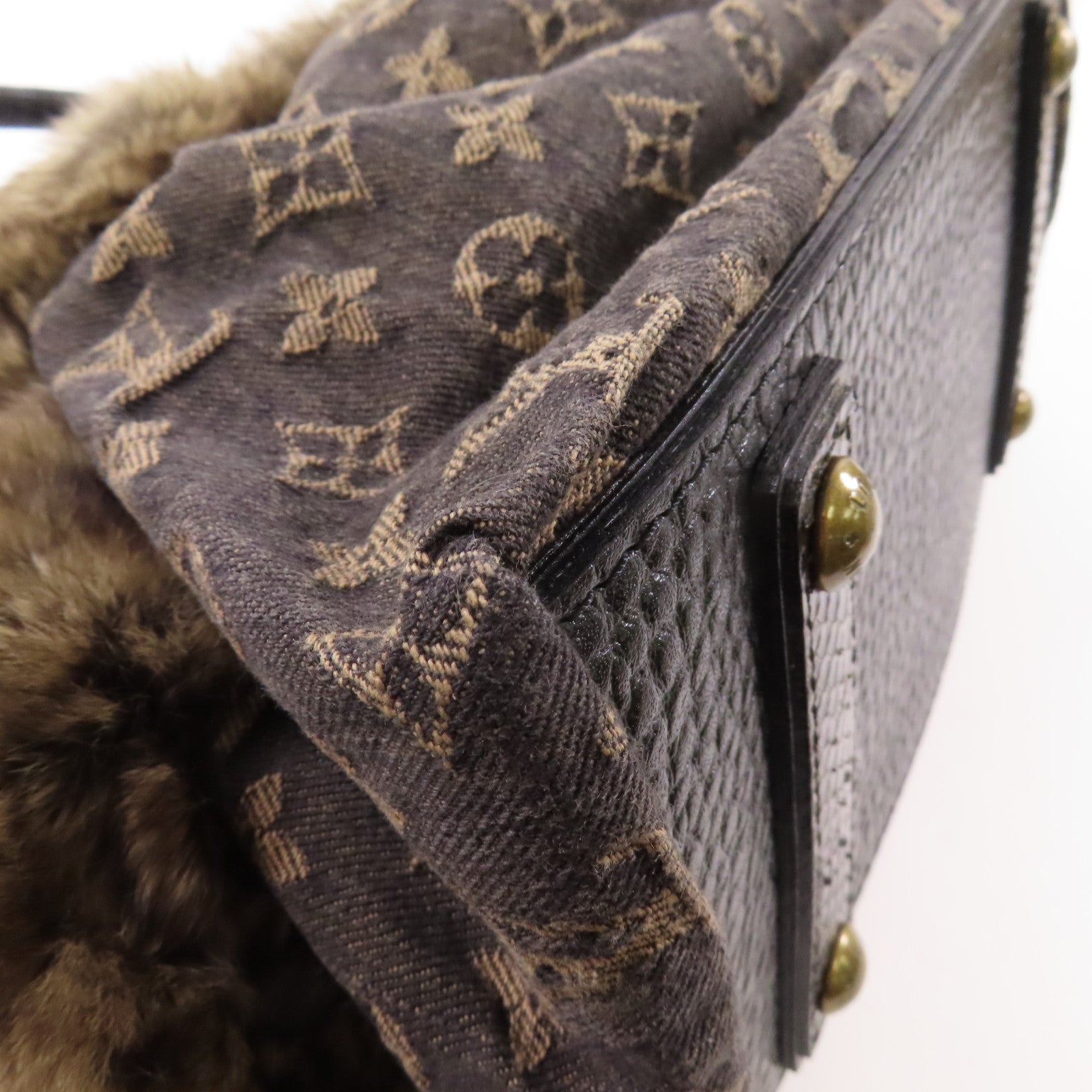 LOUIS VUITTON Monogram Denim/南美栗鼠皮毛/蛇皮皮革Handbag金扣手挽袋