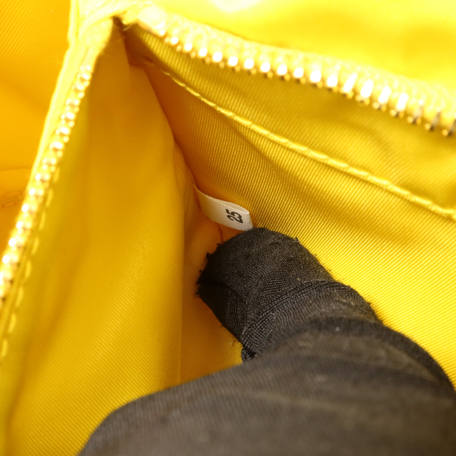 PRADA 尼龍Giallo Tessuto鏈帶手挽袋