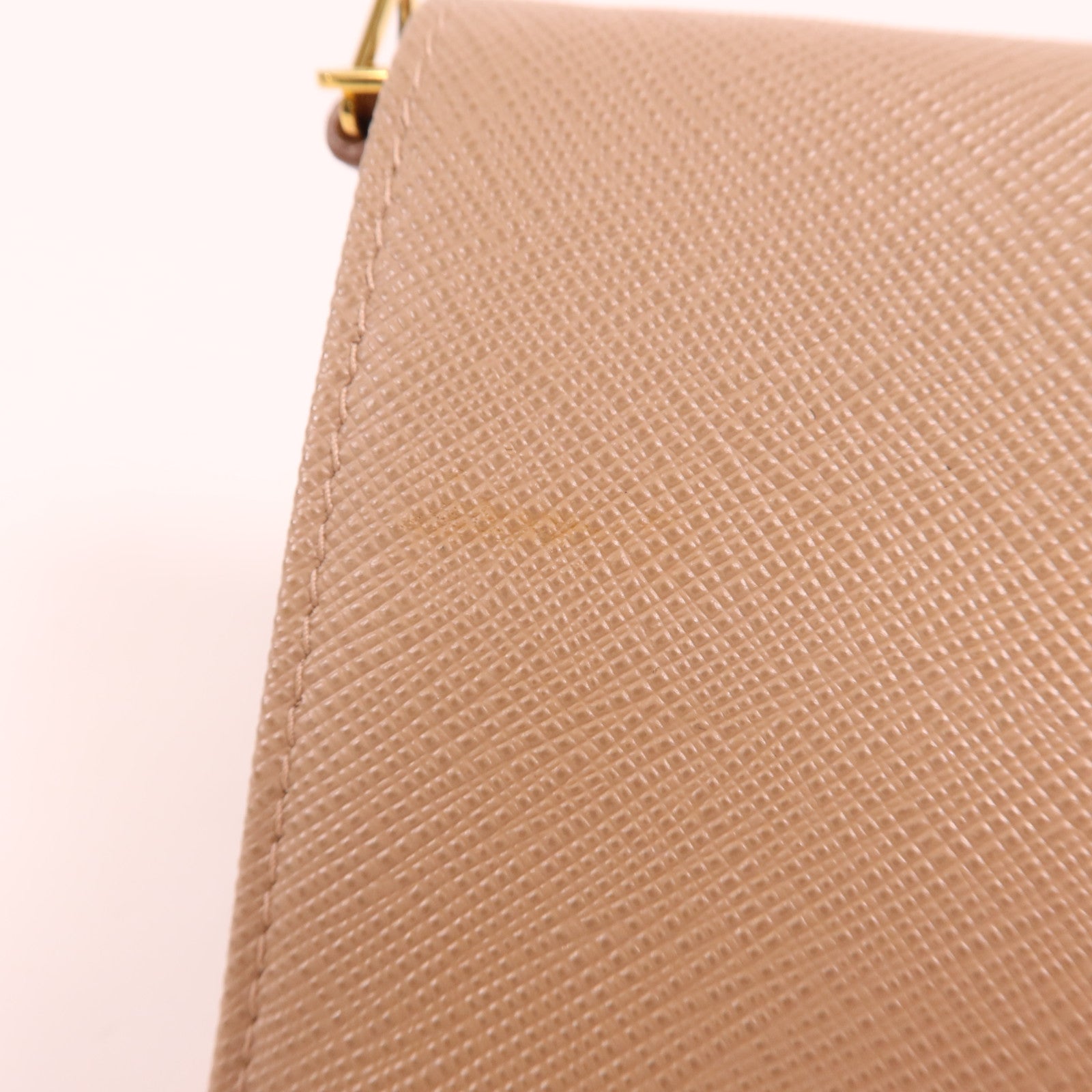 PRADA 牛皮皮革WOC金扣鏈肩背袋