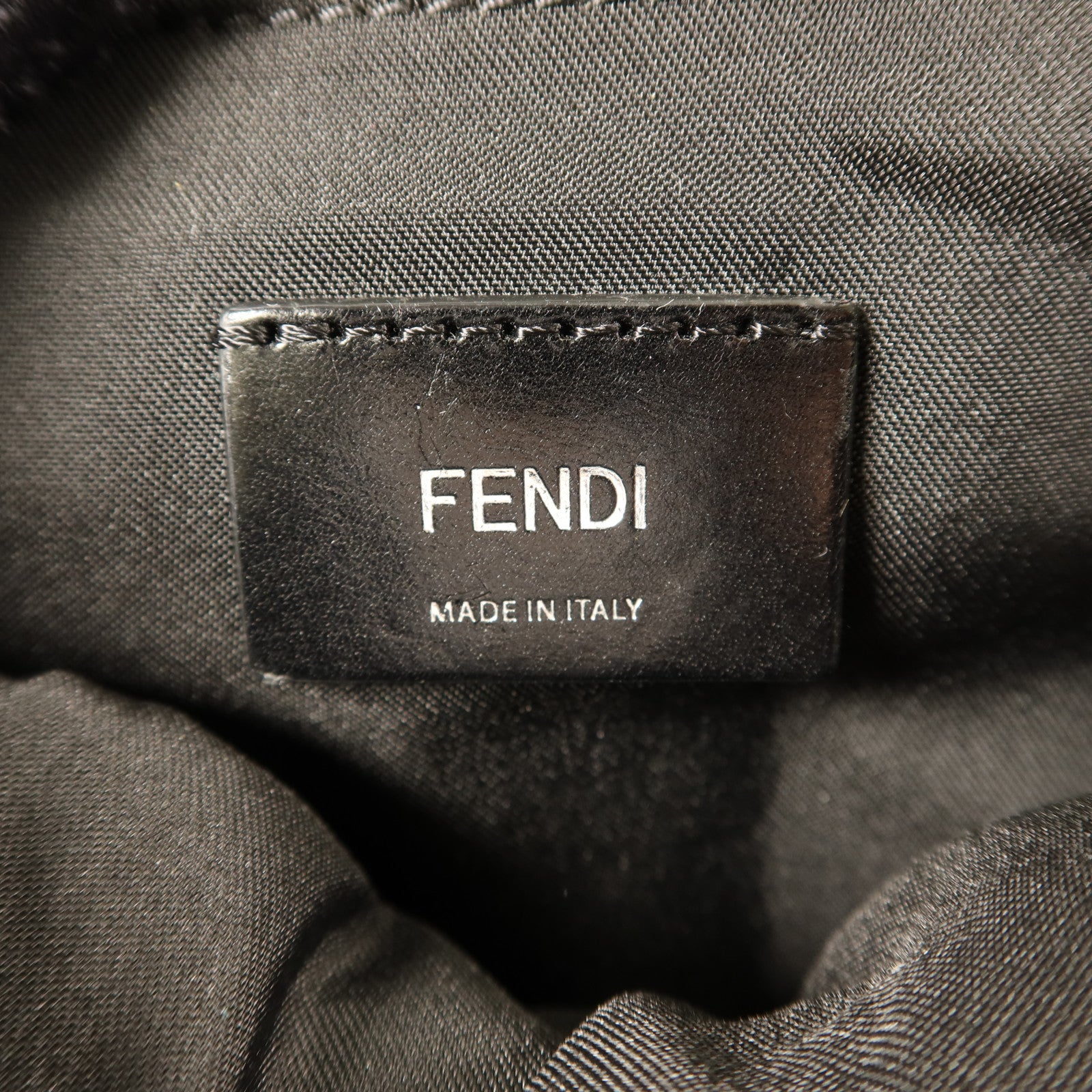 FENDI 尼龍Shoulder Bag銀扣肩背袋