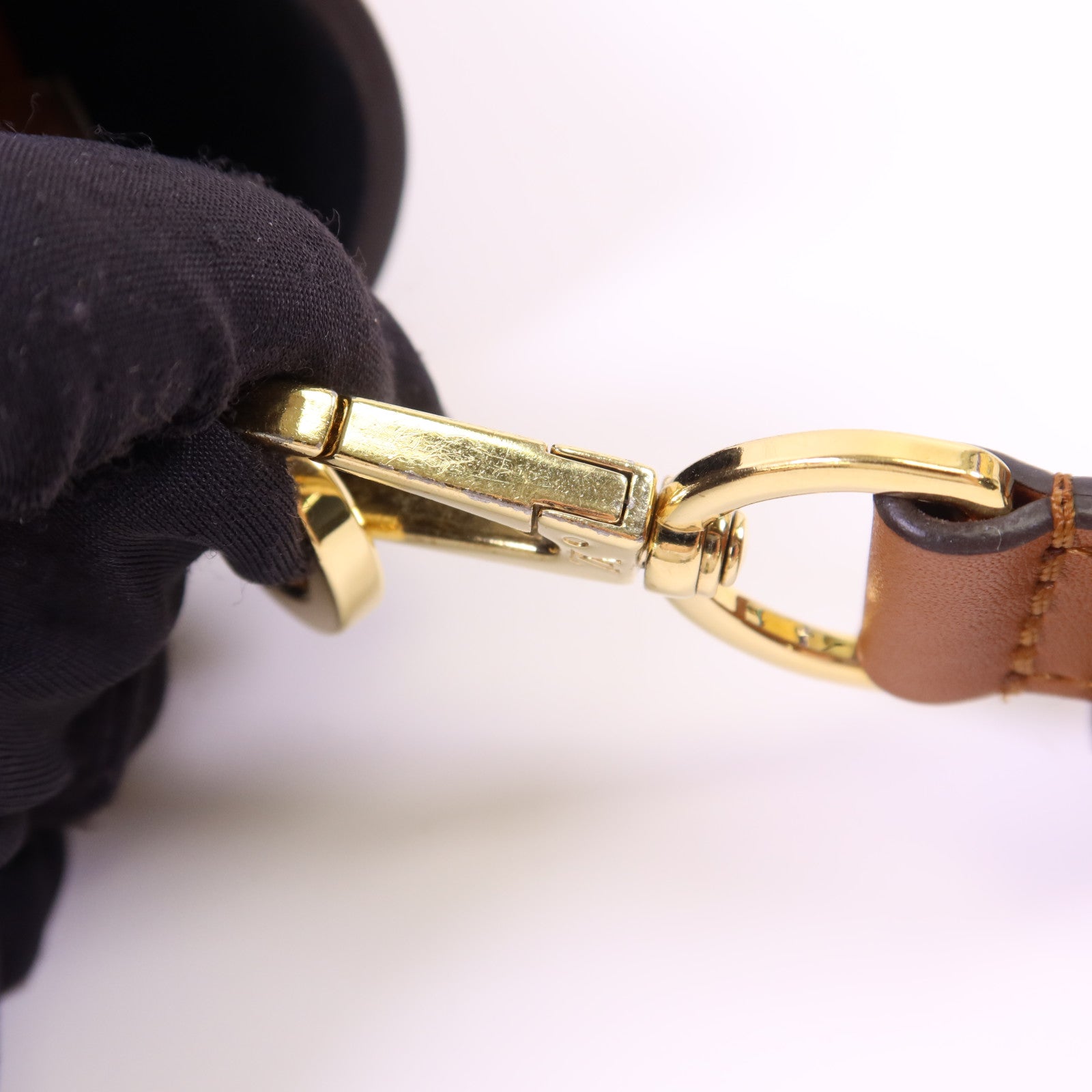 LOUIS VUITTON Monogram Reverse Mini Dauphine金扣肩背袋