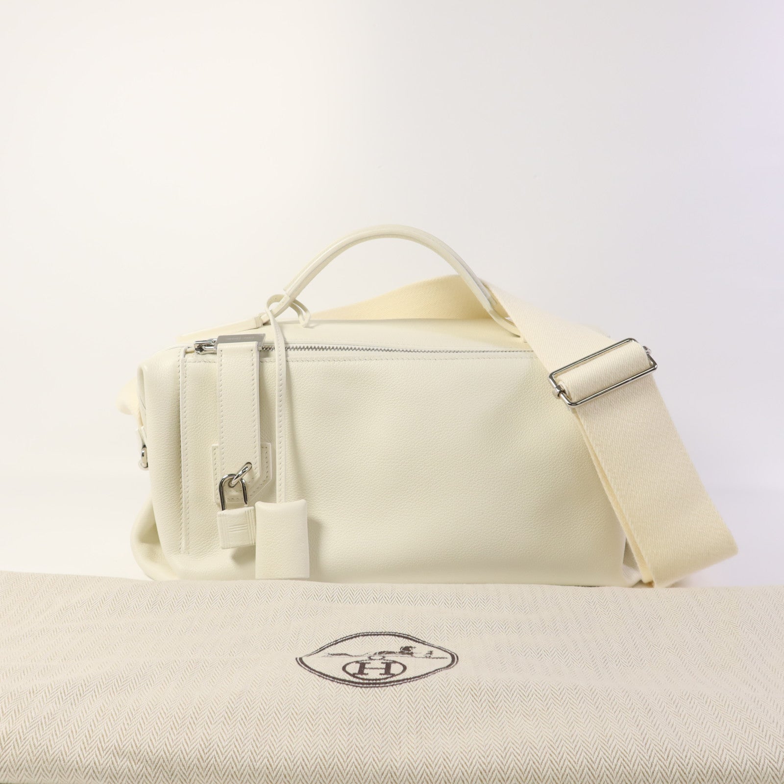 HERMES Evercolor皮革Emile 30銀扣肩背袋Blanc