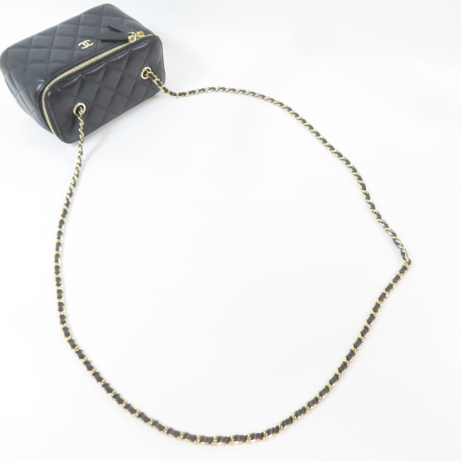 CHANEL 菱格羊皮皮革Vanity Bag金扣鏈帶肩背袋黑色