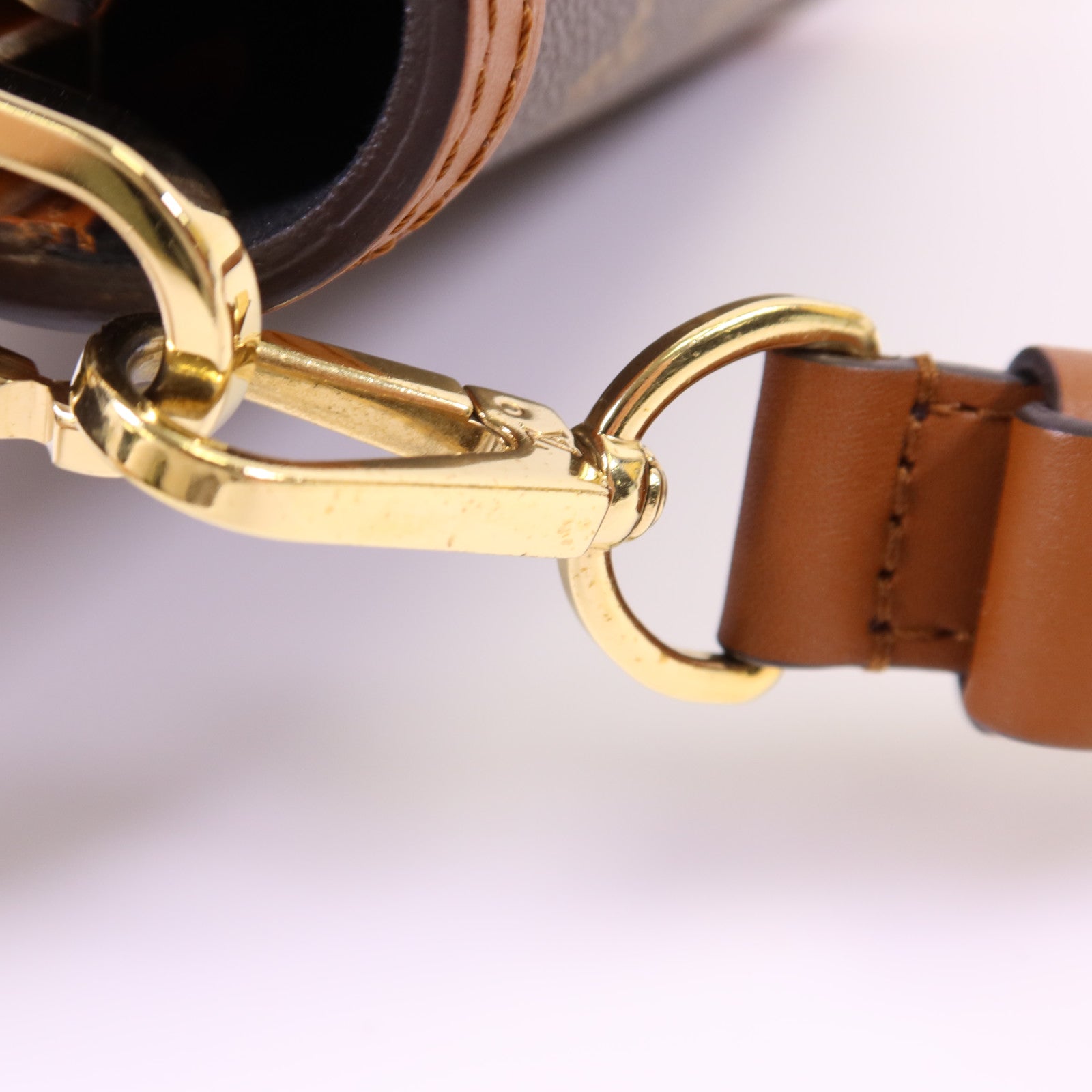 LOUIS VUITTON Monogram Reverse Mini Dauphine金扣肩背袋