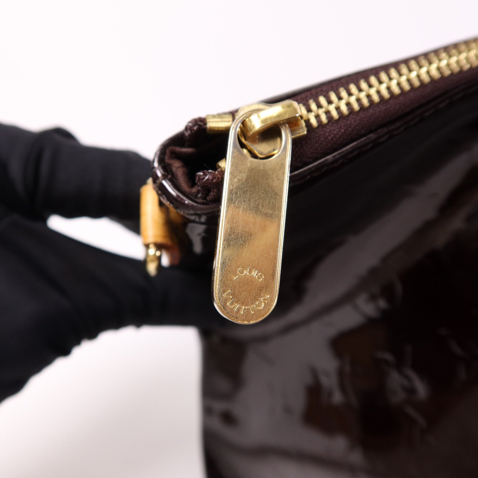 LOUIS VUITTON Monogram Vernis Bellevue GM金扣手挽袋