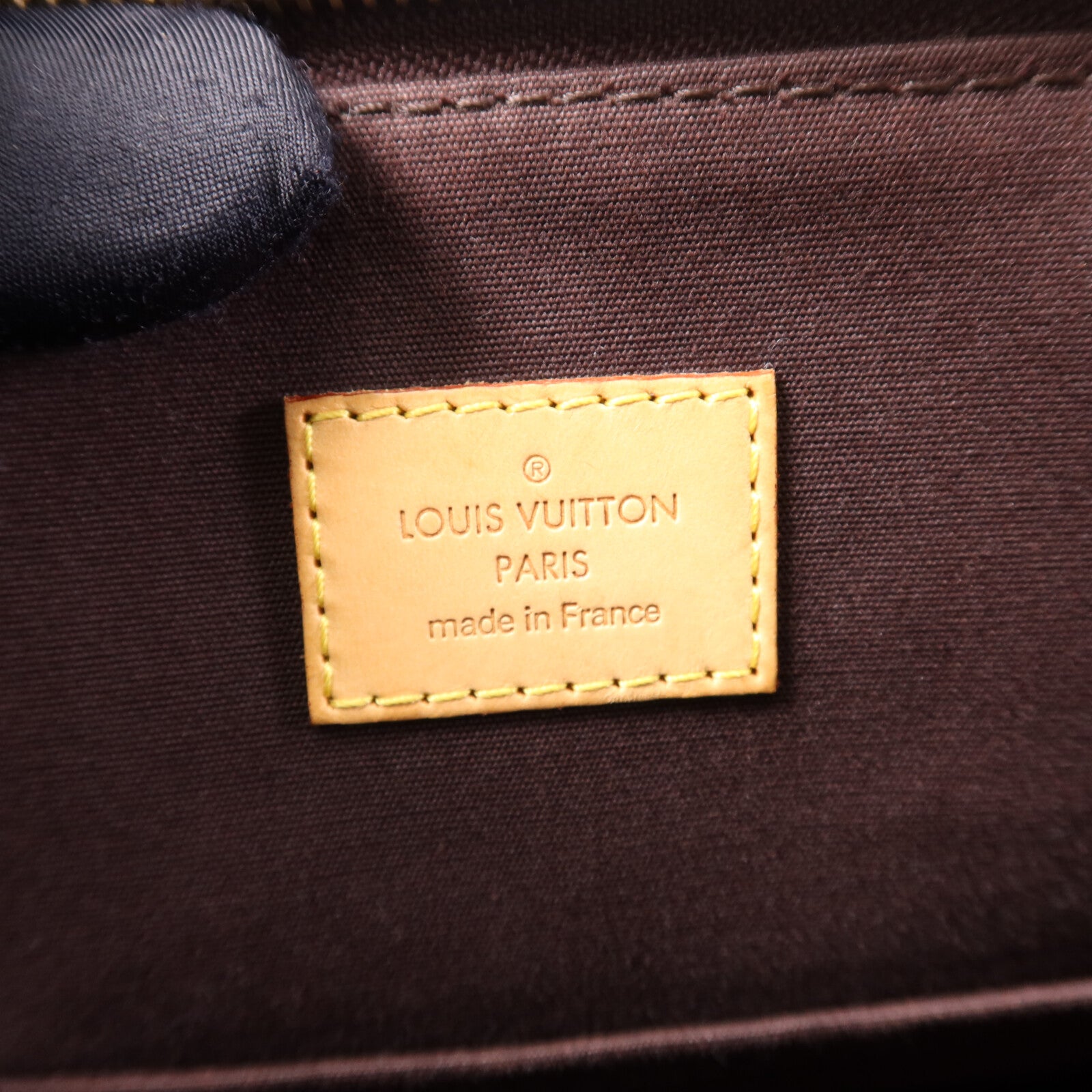 LOUIS VUITTON Monogram Vernis Bellevue GM金扣手挽袋