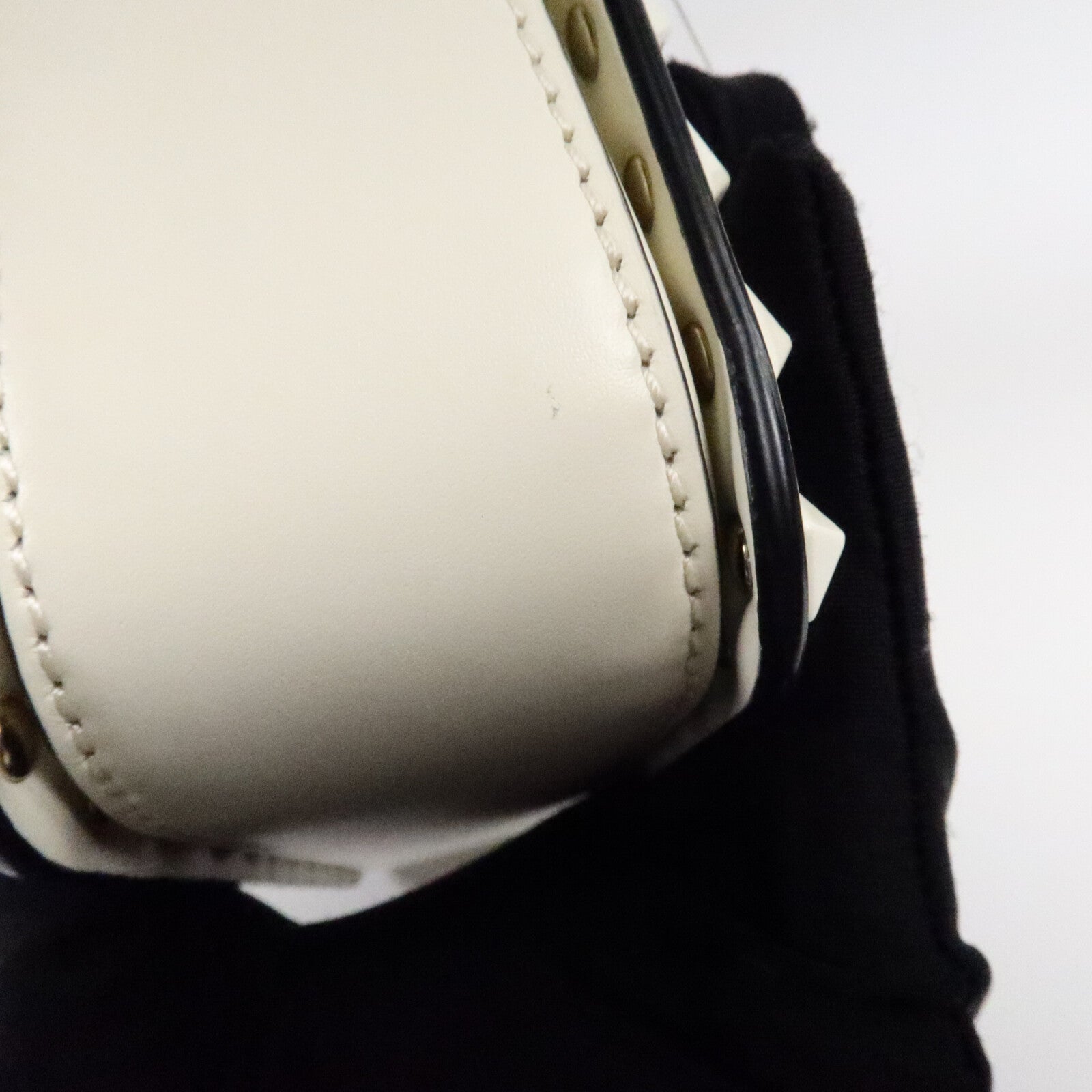 Valentino 牛皮皮革Garavani Rockstud肩背袋