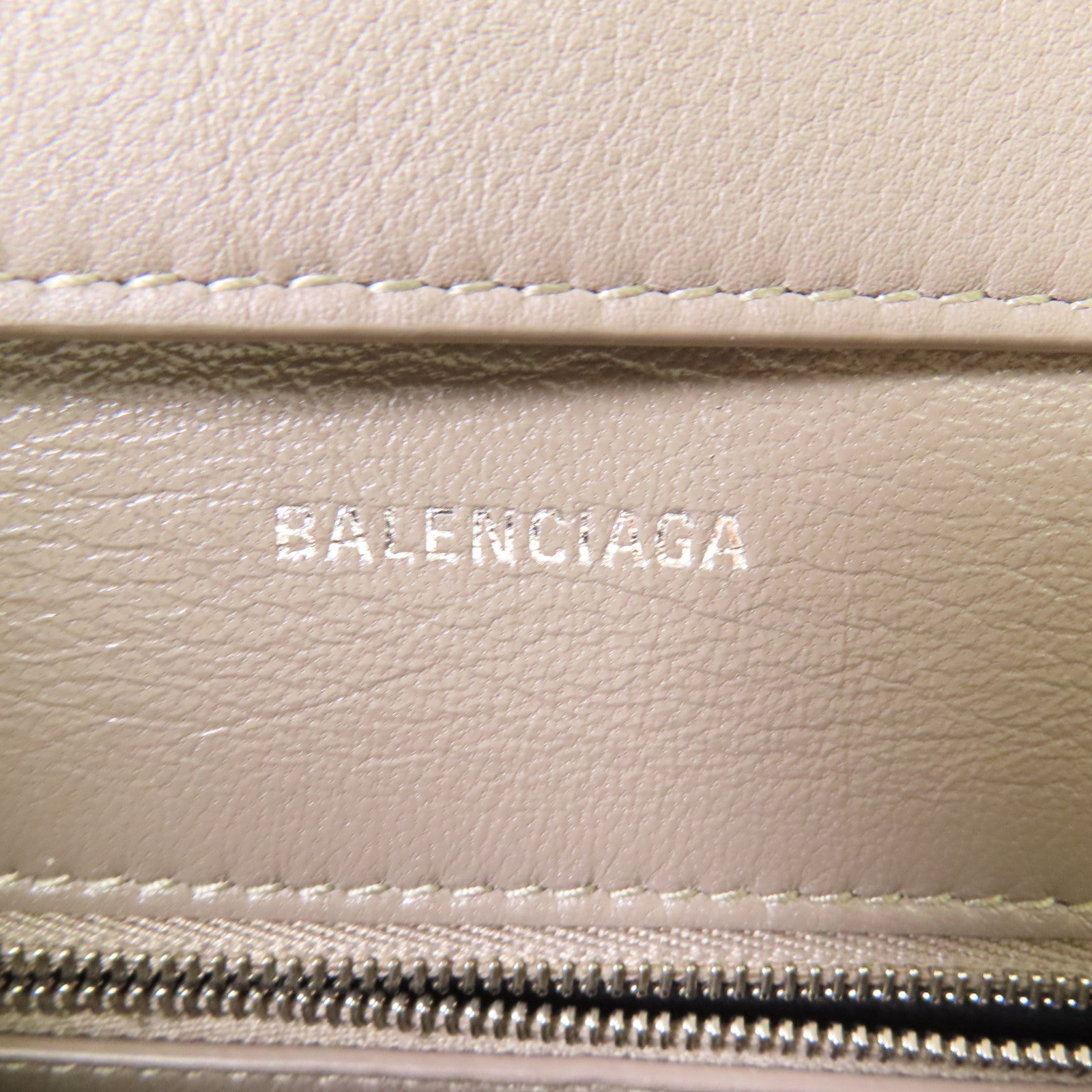 BALENCIAGA 牛皮皮革Downtown銀扣肩背袋