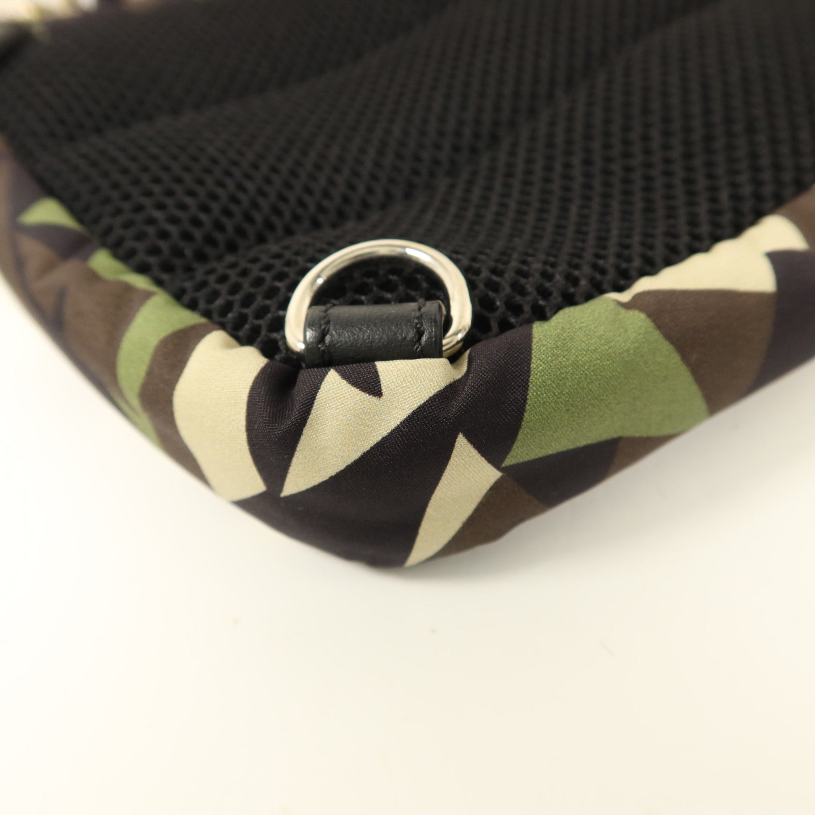 FENDI 尼龍Shoulder Bag銀扣肩背袋