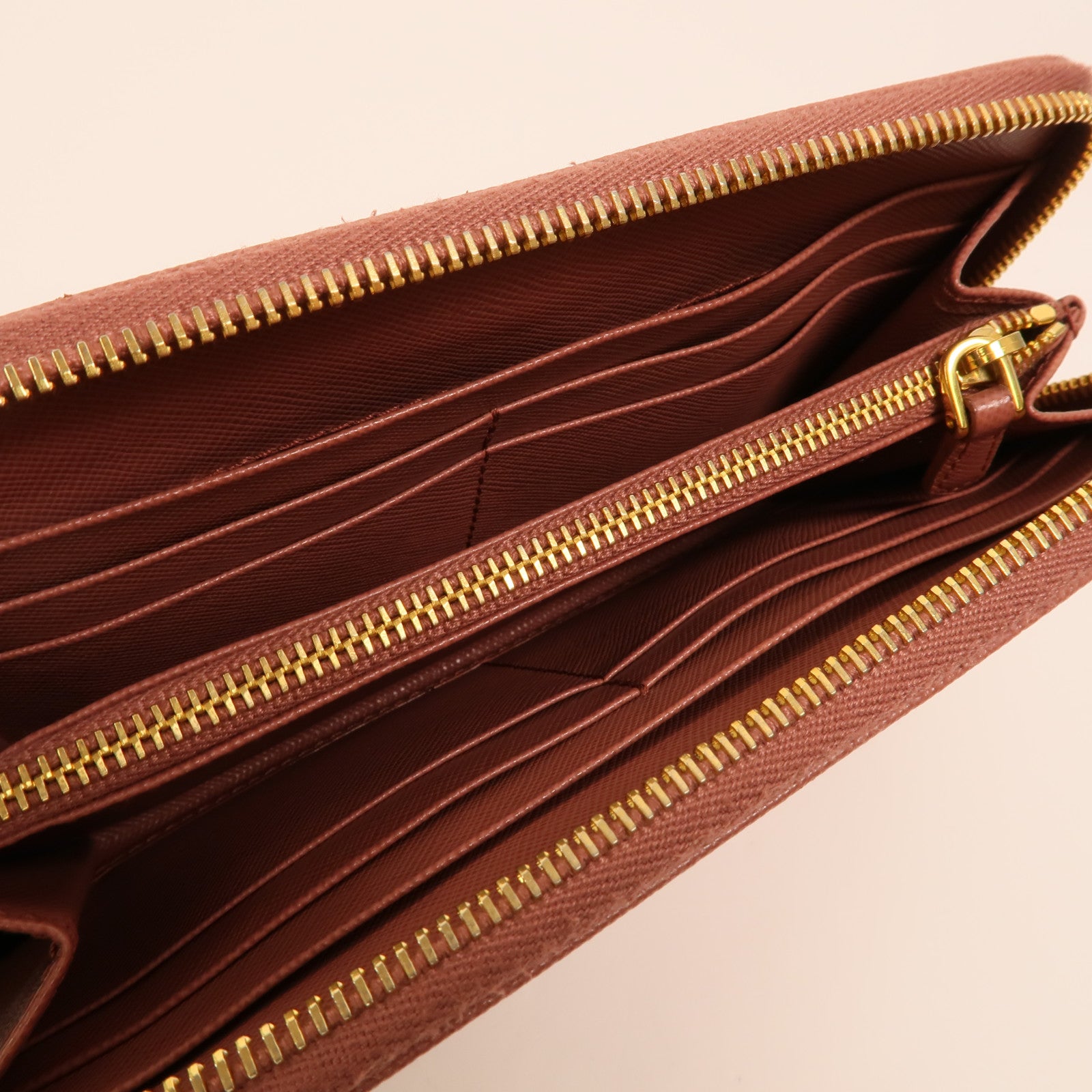PRADA 【激減優惠】Saffiano皮革Zipper Long Wallet長錢包