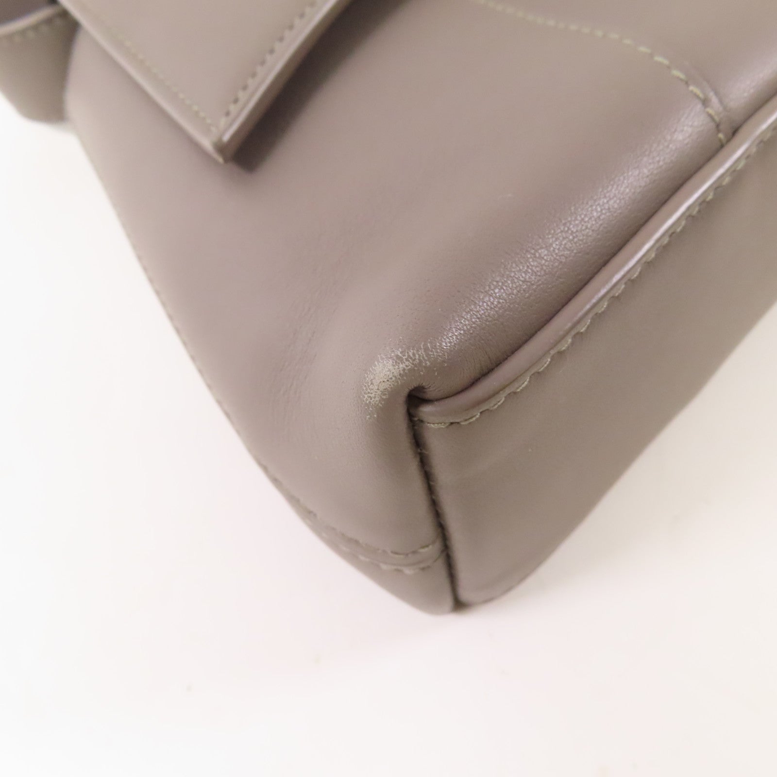 BALENCIAGA 牛皮皮革Downtown銀扣肩背袋