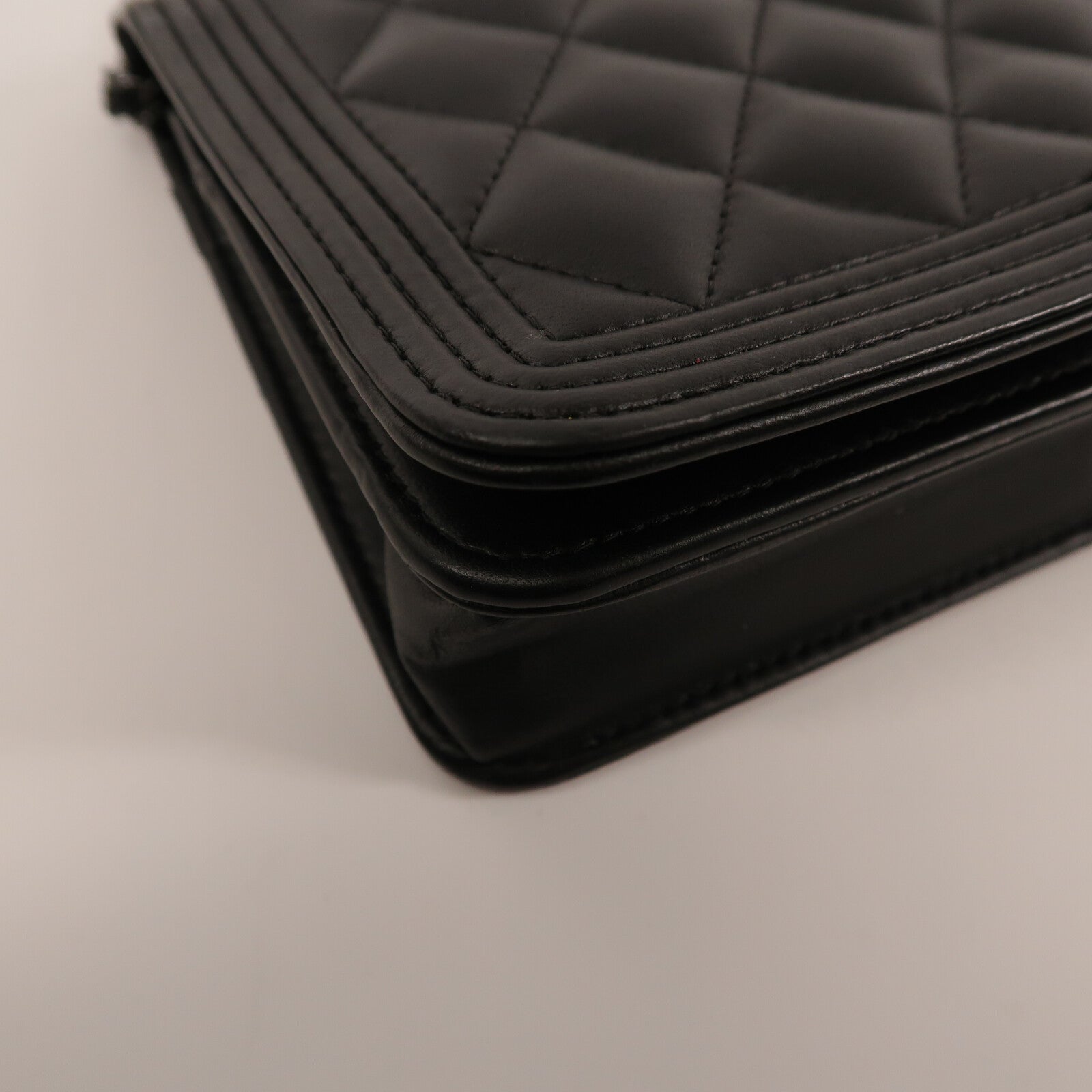 CHANEL 羊皮皮革Boy Wallet On Chain So Black鏈帶肩背袋