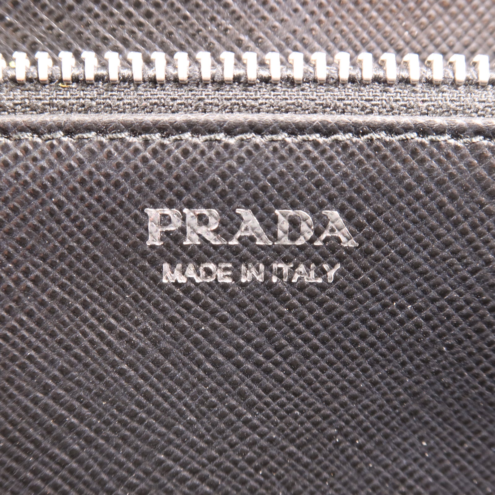 PRADA 牛皮皮革Long Wallet銀扣長錢包