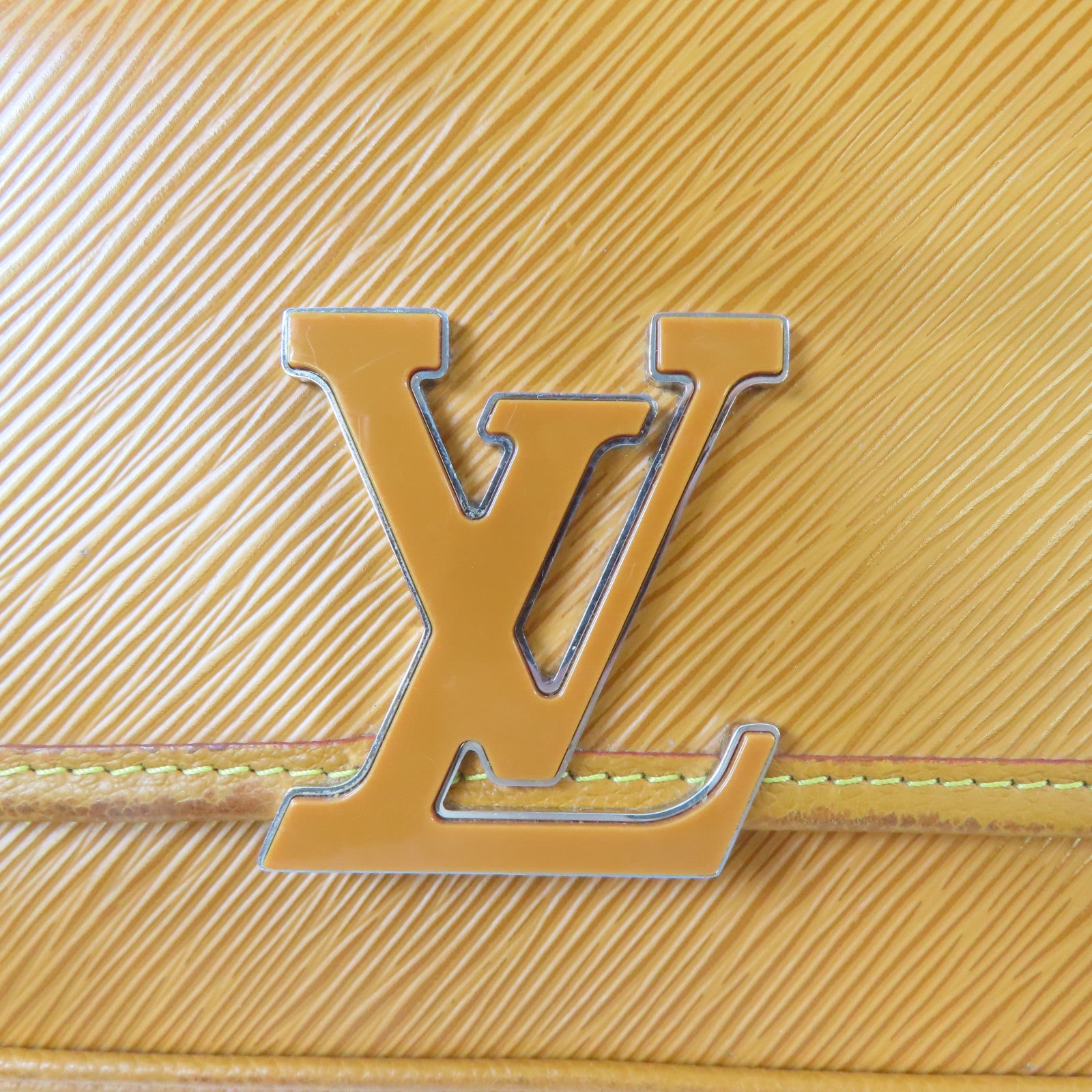 LOUIS VUITTON Epi Buci銀扣肩背袋啡色