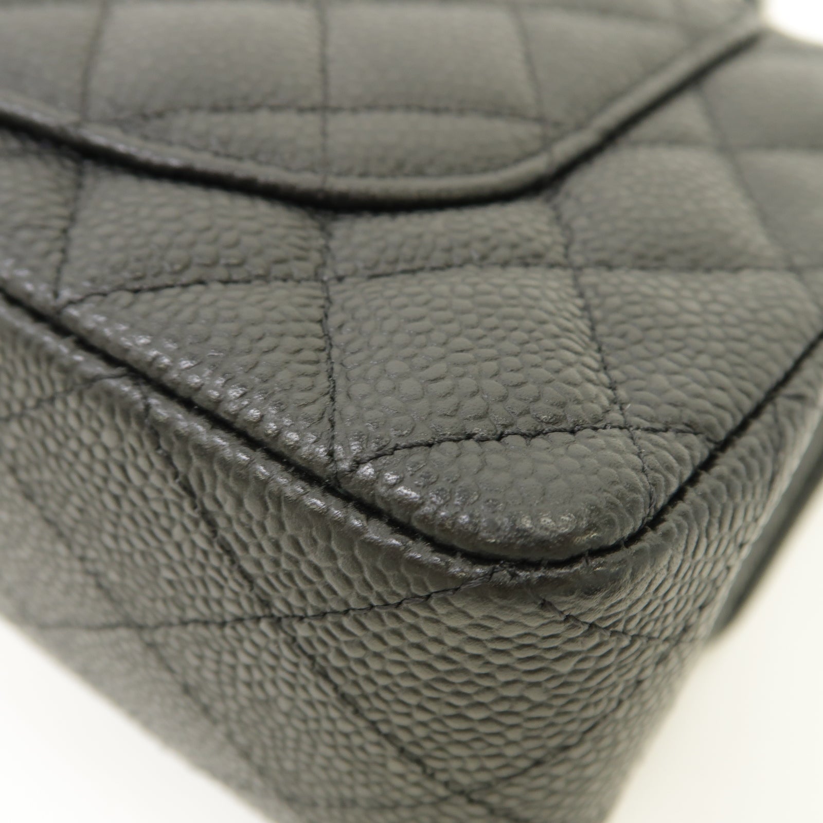 CHANEL 菱格Caviar皮革Classic 23銀扣鏈帶肩背袋黑色