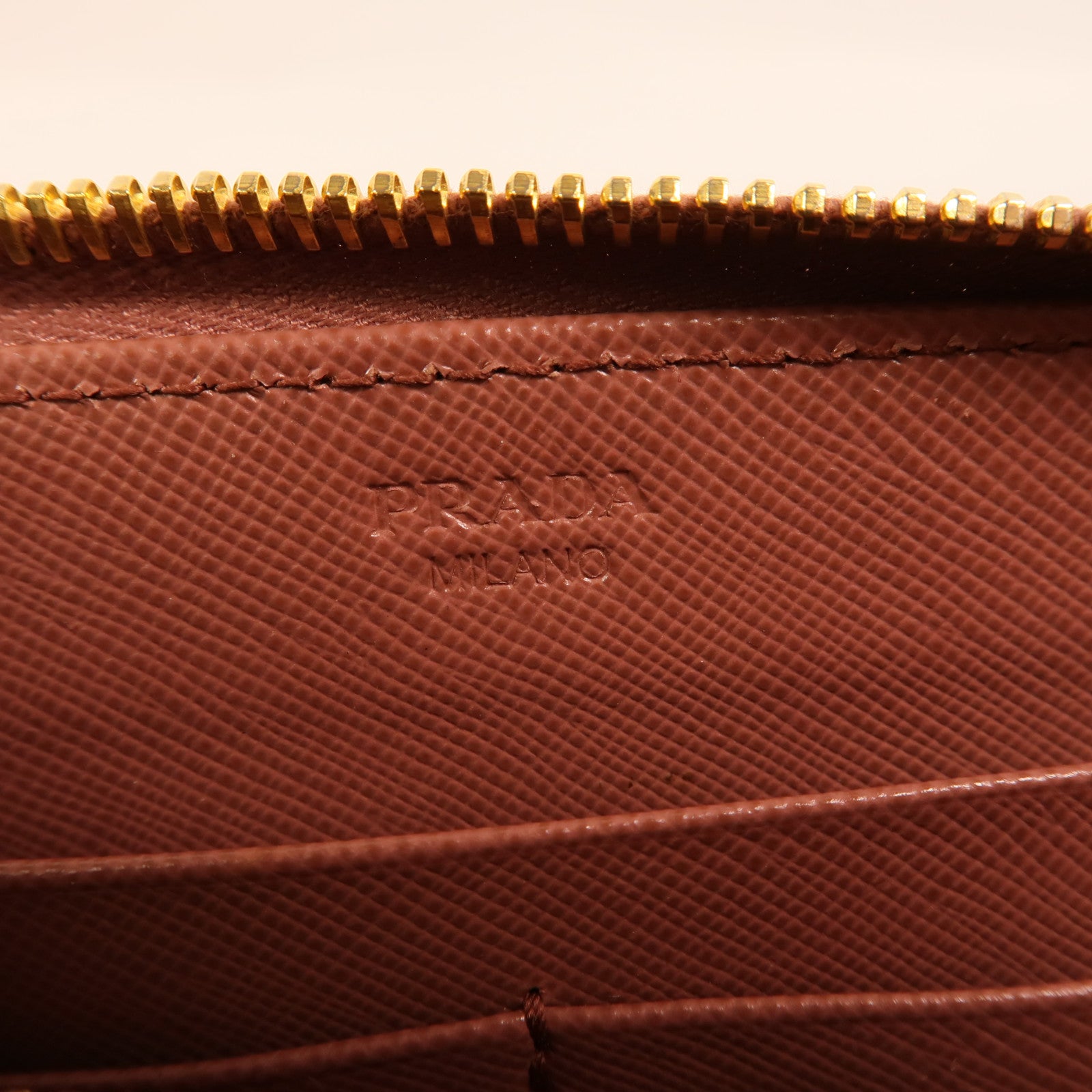 PRADA 【激減優惠】Saffiano皮革Zipper Long Wallet長錢包