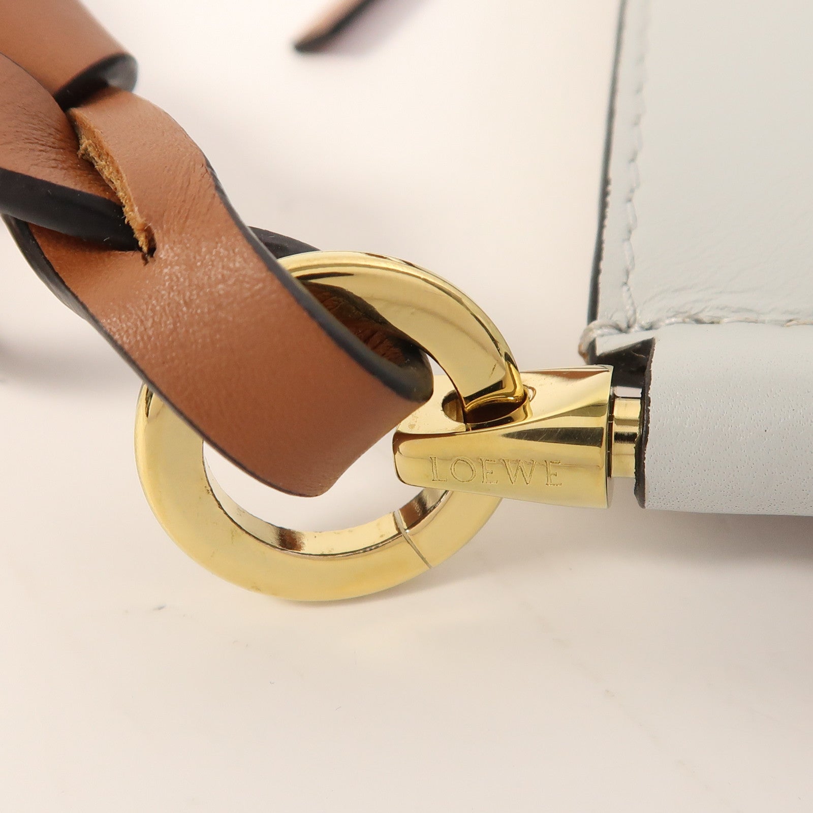LOEWE 【激減優惠】牛皮皮革Gate Anagram Bucket金扣肩背袋