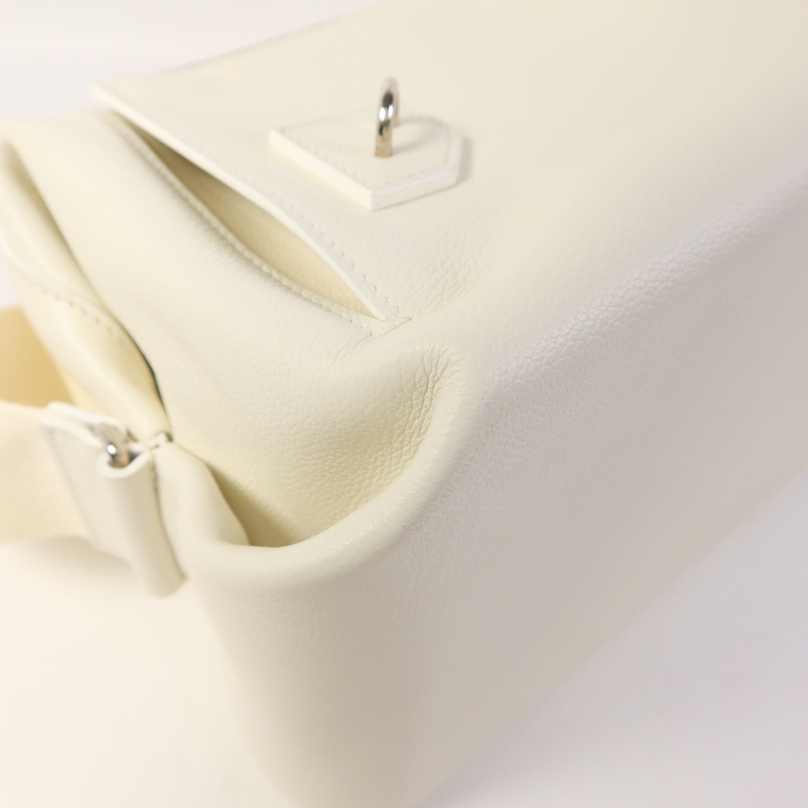 HERMES Evercolor皮革Emile 30銀扣肩背袋Blanc
