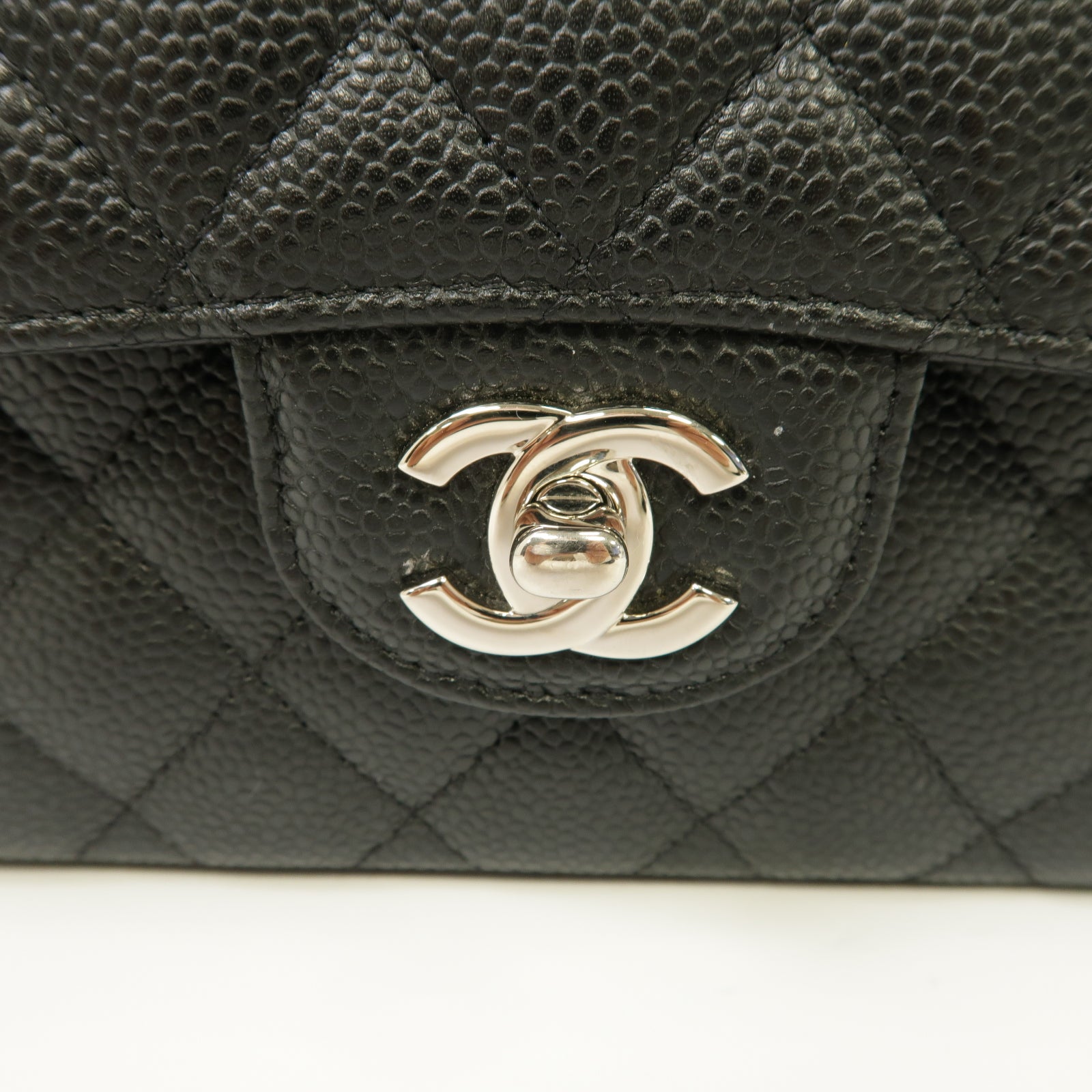 CHANEL 菱格Caviar皮革Classic 23銀扣鏈帶肩背袋黑色
