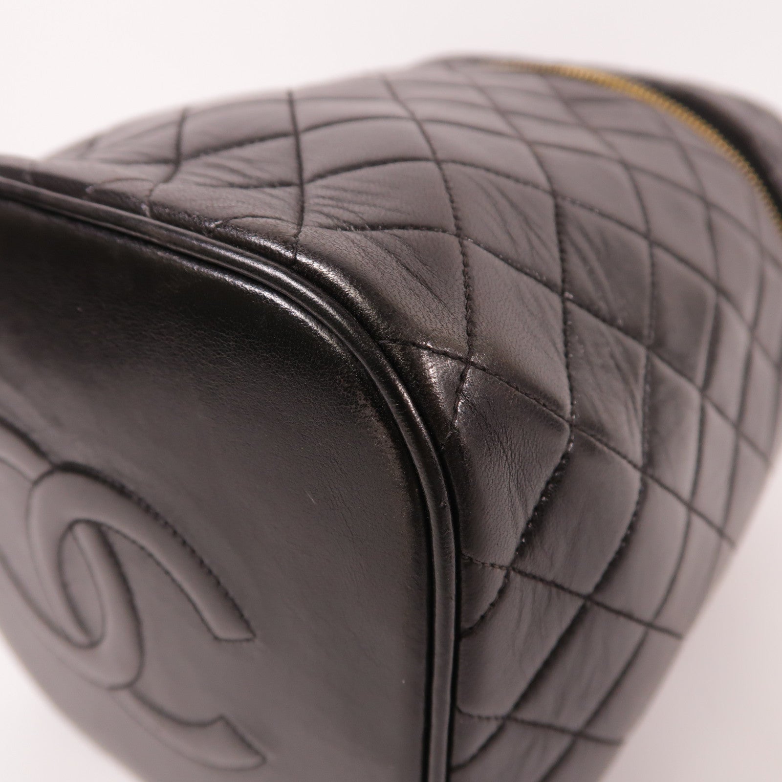 CHANEL CC GHW Vintage Vanity Bag Cosmetic Bag Handbag Lambskin Leather Black