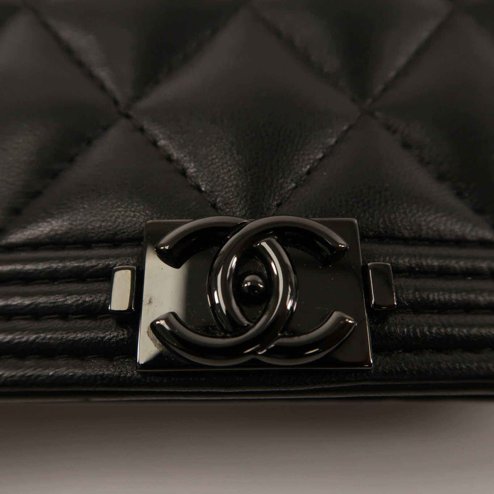 CHANEL 羊皮皮革Boy Wallet On Chain So Black鏈帶肩背袋