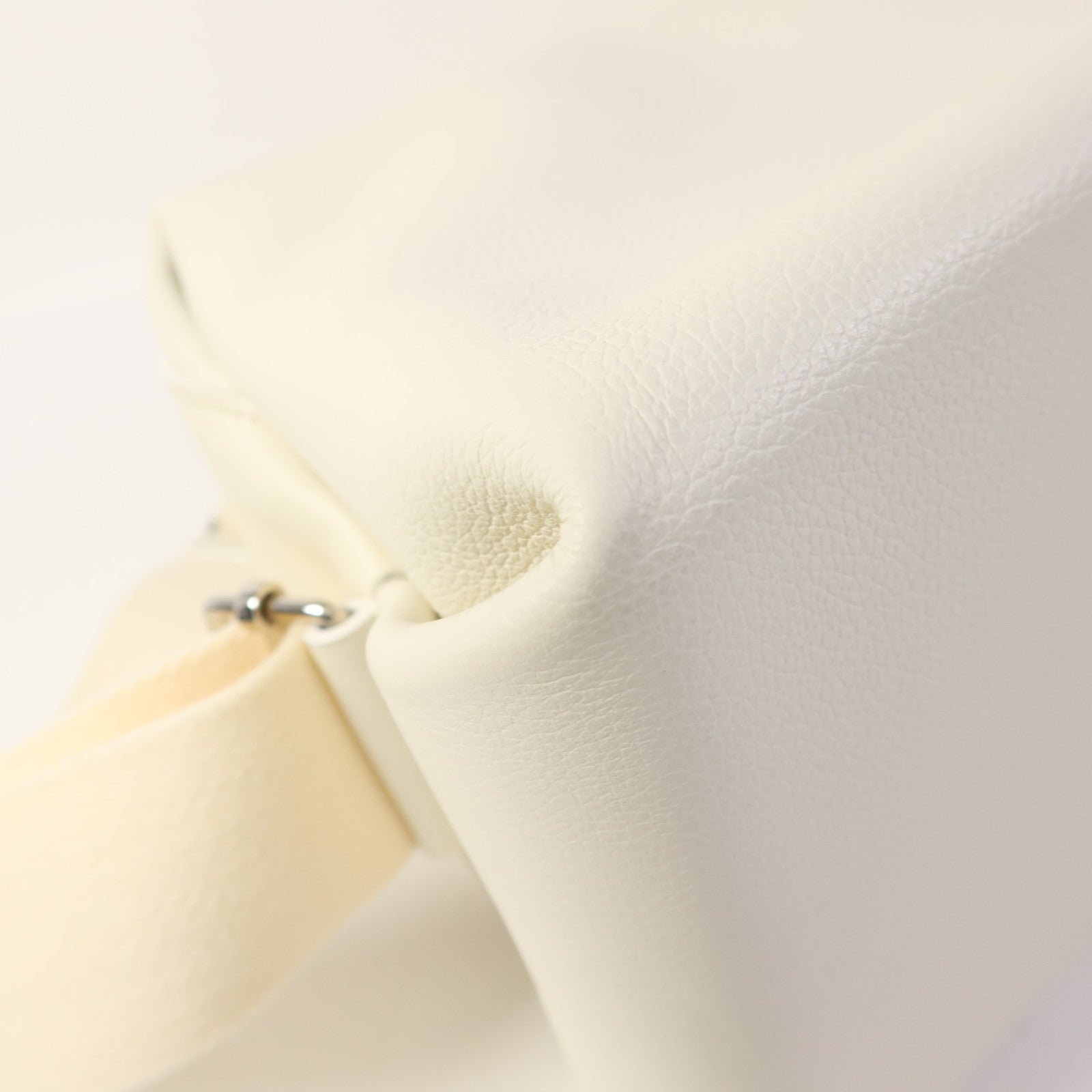 HERMES Evercolor皮革Emile 30銀扣肩背袋Blanc
