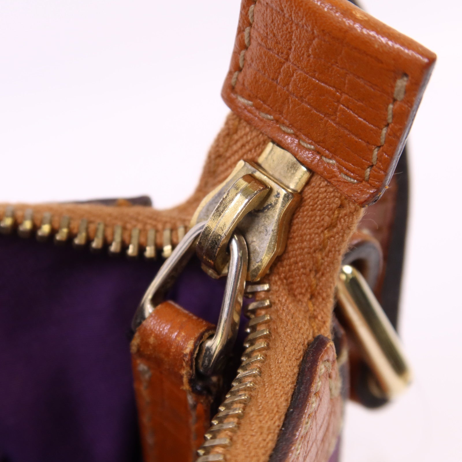 GUCCI 帆布Shoulder Bag金扣肩背袋