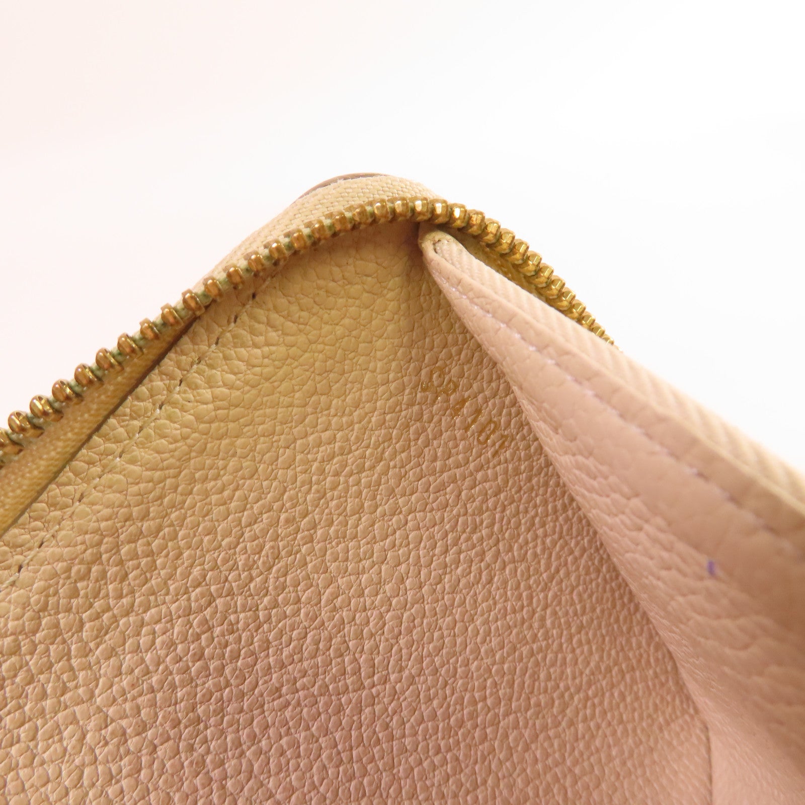 LOUIS VUITTON 【激減優惠】Monogram Empreinte Round Long Wallet金扣拉鏈長錢包杏色