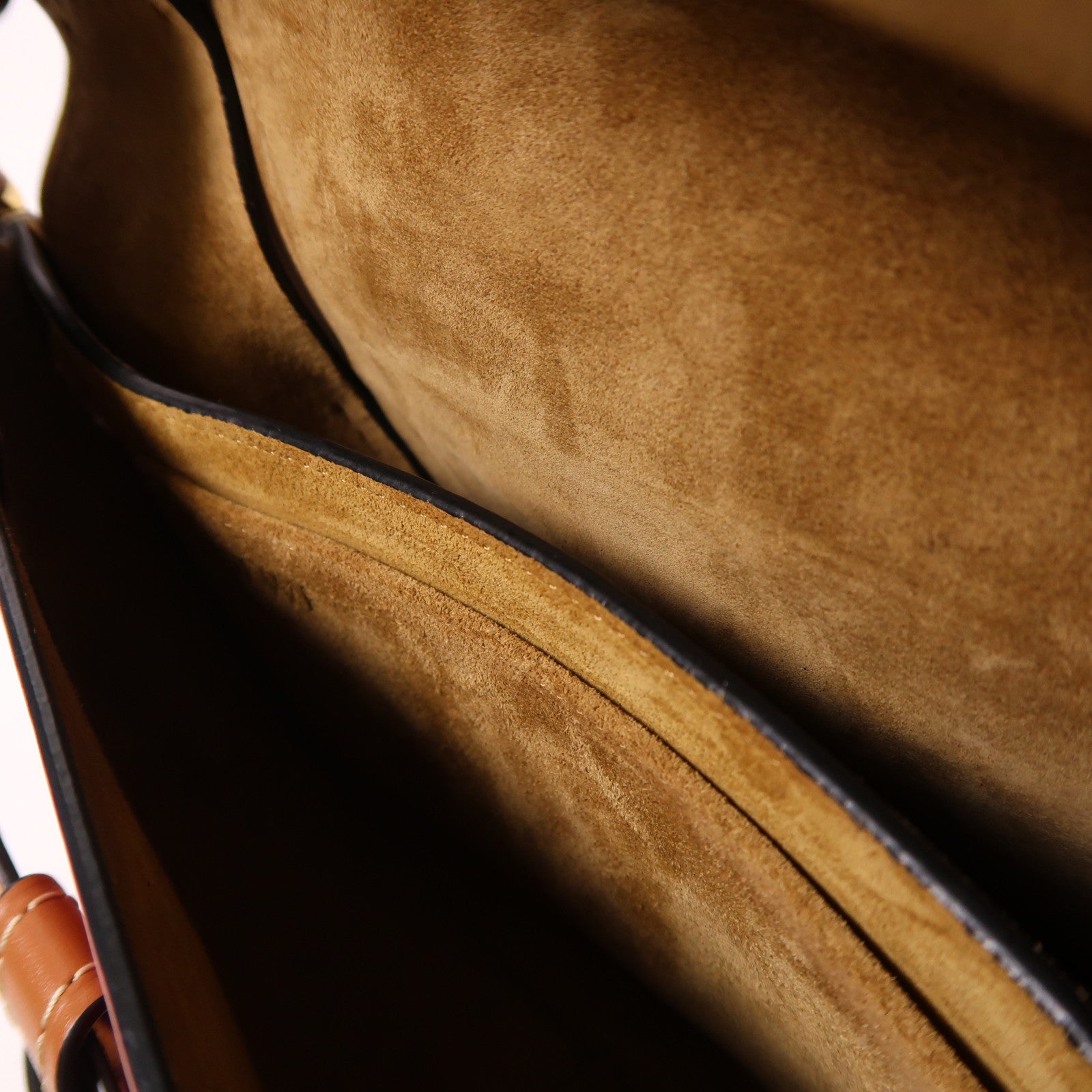 LOEWE 牛皮皮革Gate Small金扣肩背袋