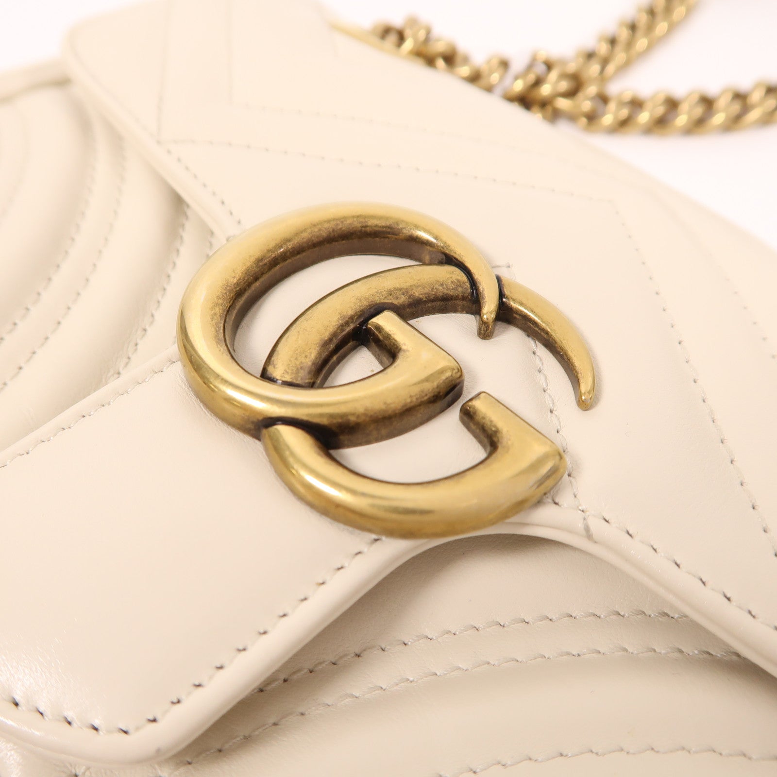 GUCCI 牛皮皮革GG Marmont金扣鏈帶肩背袋