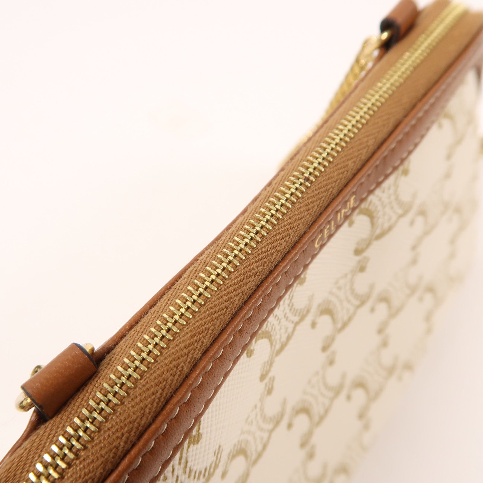 CELINE 塗層帆布Clutch On Chain金扣鏈帶肩背袋