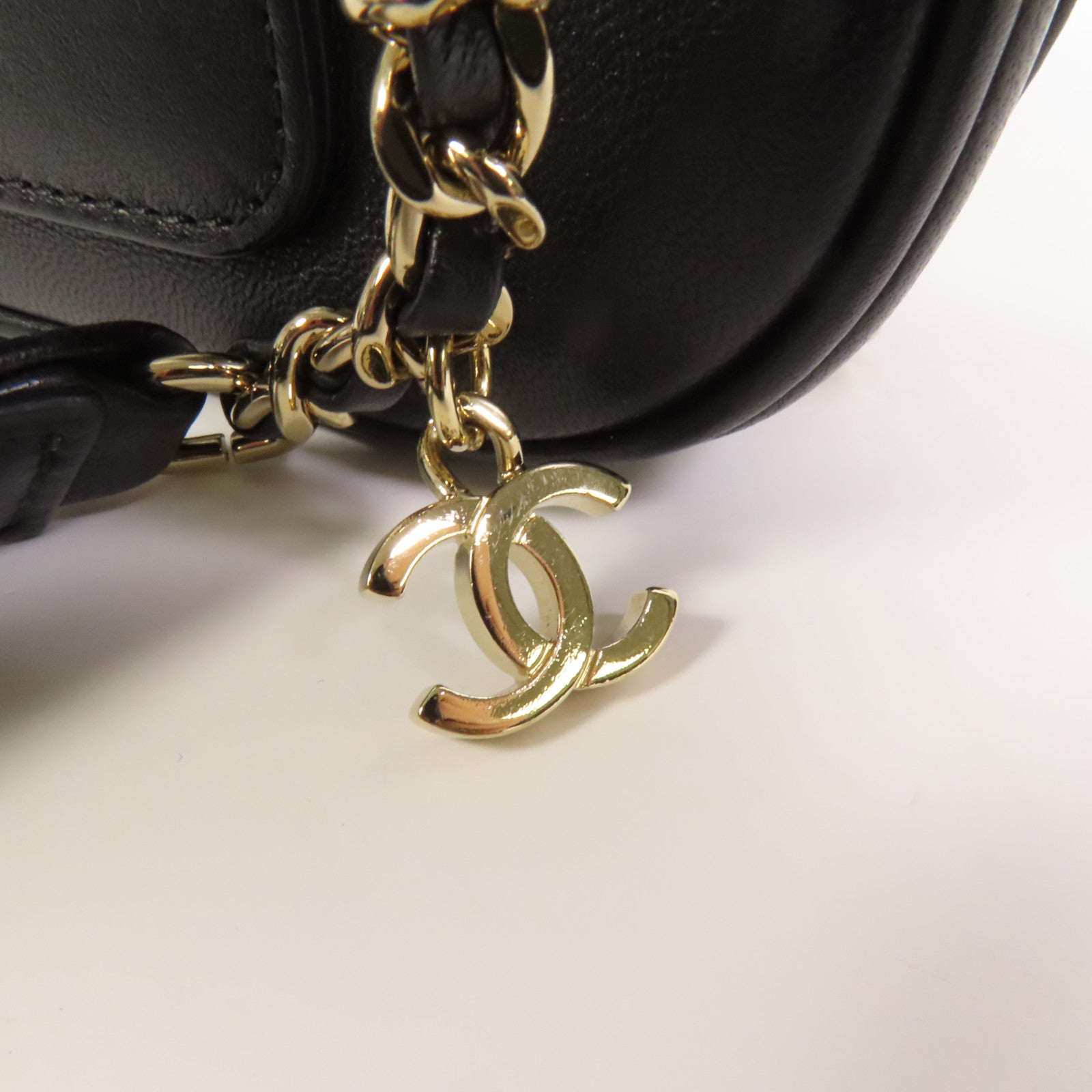 CHANEL 牛皮皮革CC Mania Waist Bag金扣鏈帶腰包