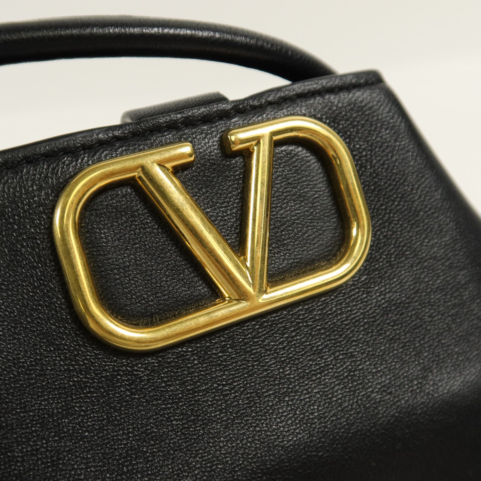 Valentino 牛皮皮革Garavani Mini Nappa手挽肩背兩用袋