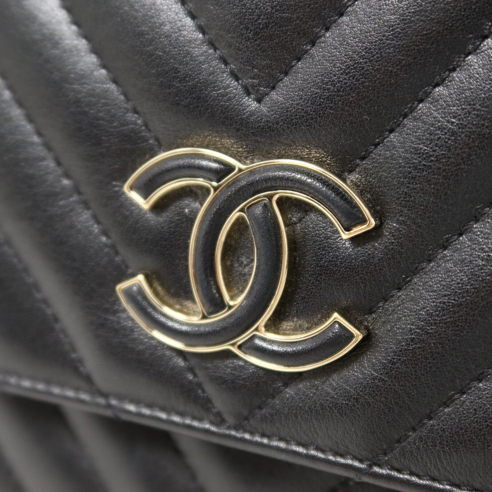 CHANEL 牛皮皮革Chain Shoulder金扣鏈帶肩背袋