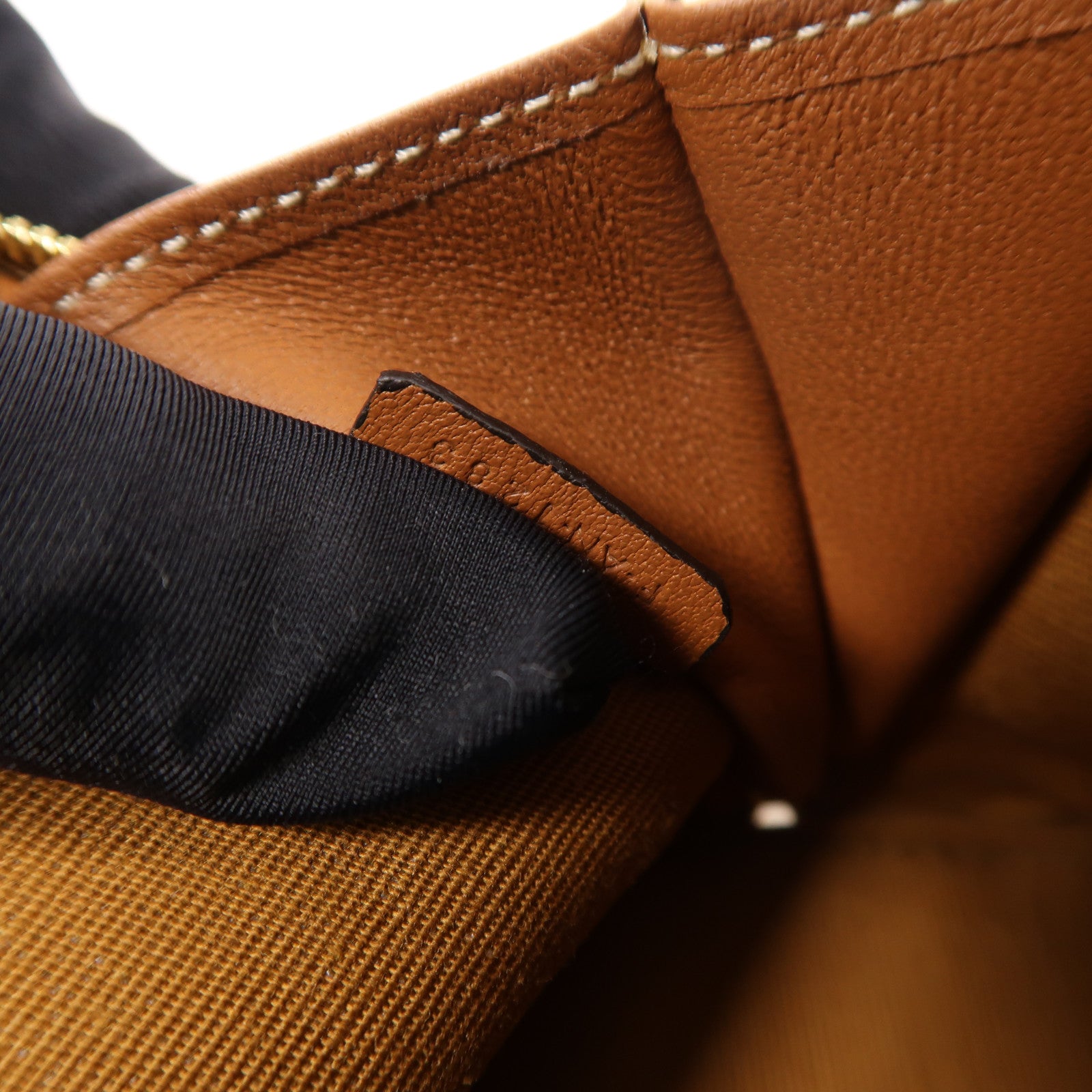 CELINE 塗層帆布Clutch On Chain金扣鏈帶肩背袋