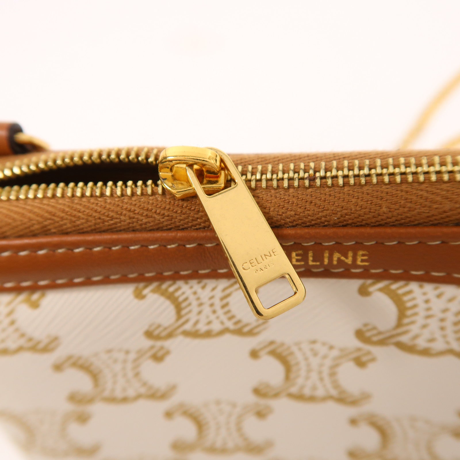 CELINE 塗層帆布Clutch On Chain金扣鏈帶肩背袋