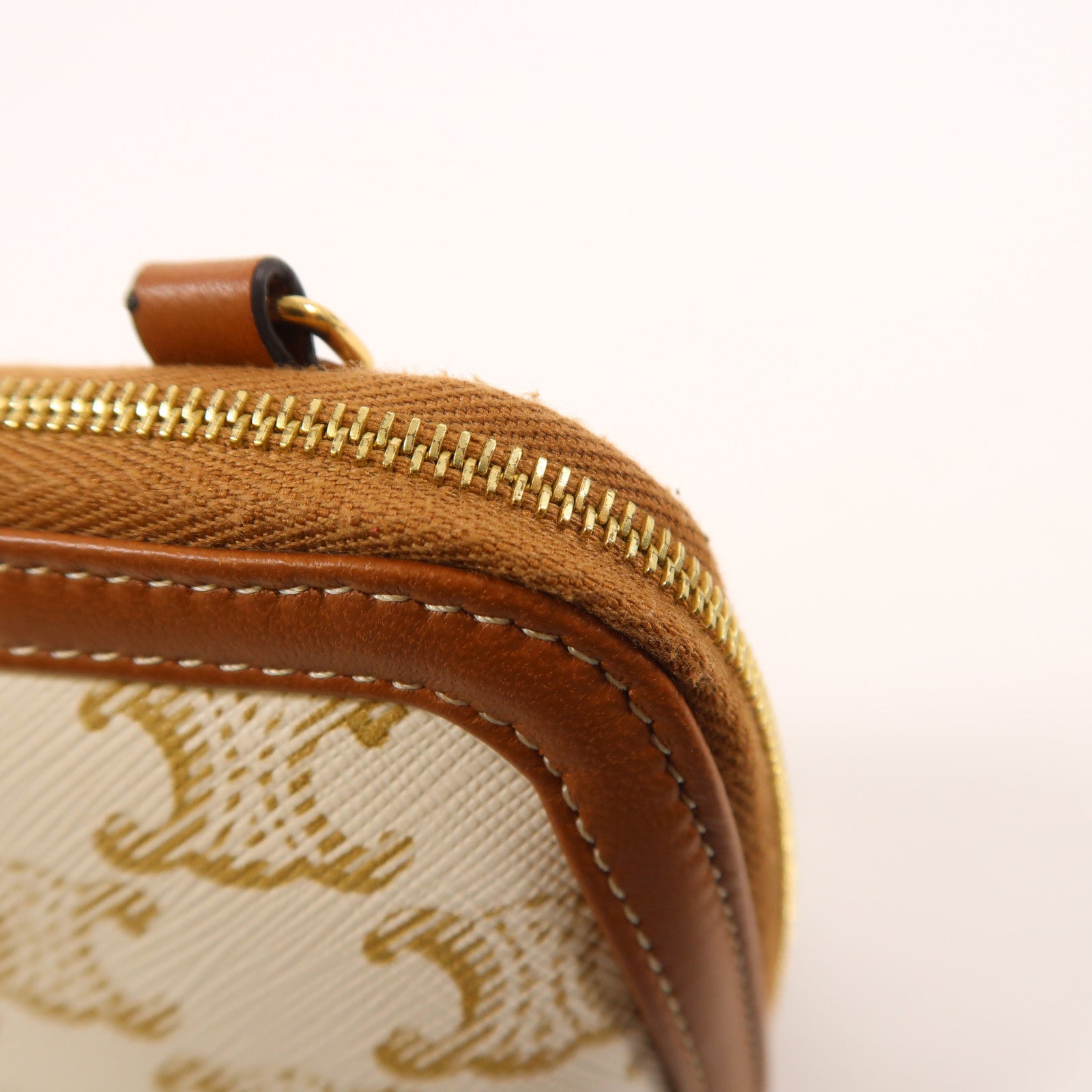 CELINE 塗層帆布Clutch On Chain金扣鏈帶肩背袋