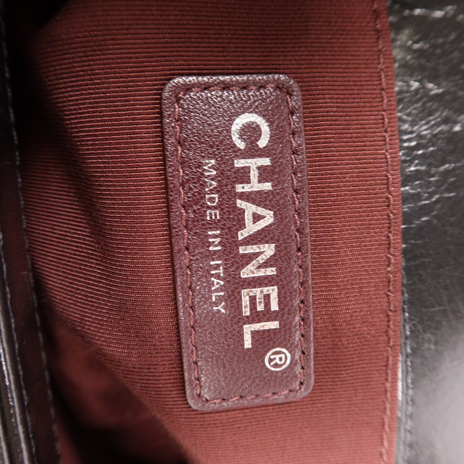 CHANEL 牛皮皮革Boy 25銀扣鏈帶肩背袋