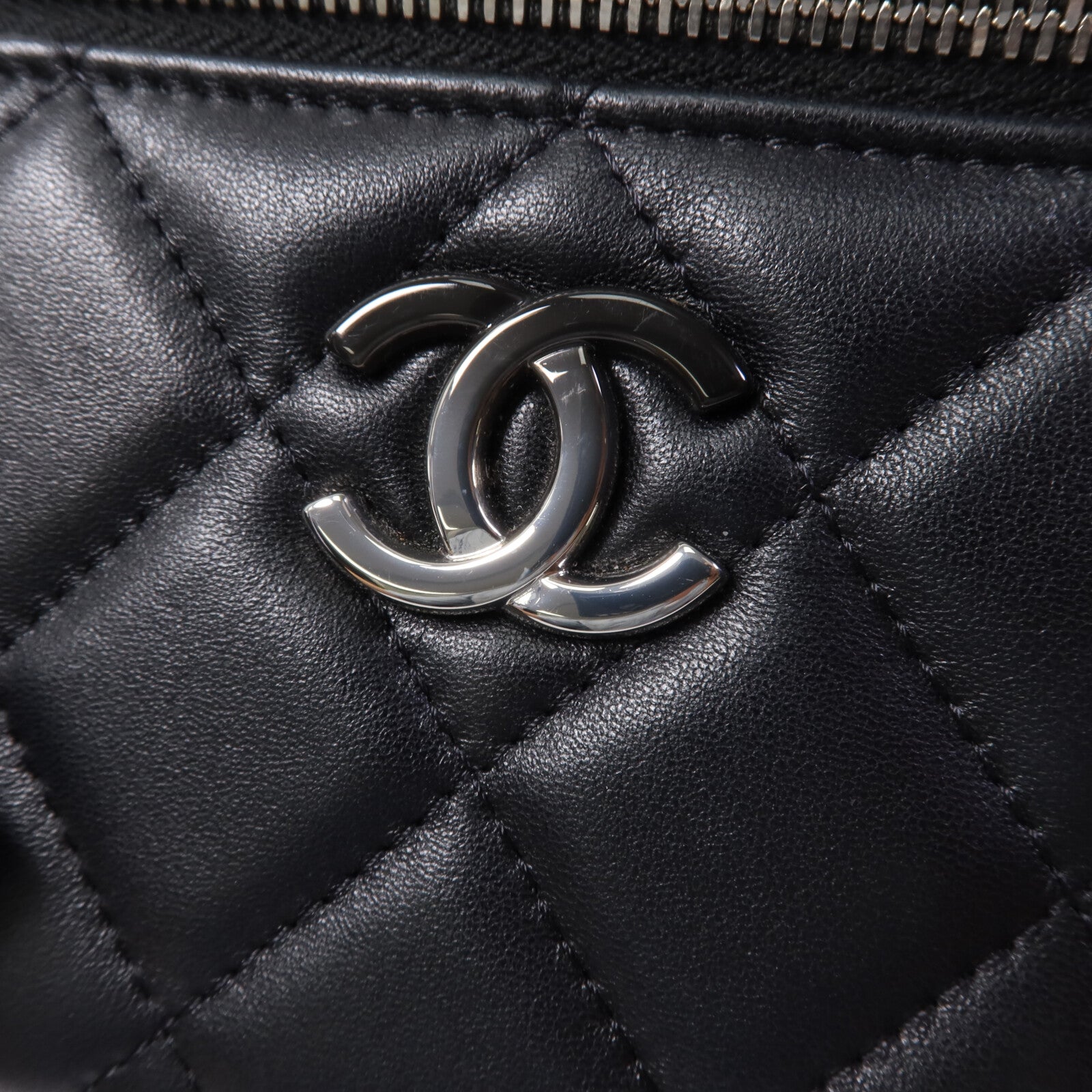 CHANEL 羊皮皮革Vanity Case鏈帶肩背袋