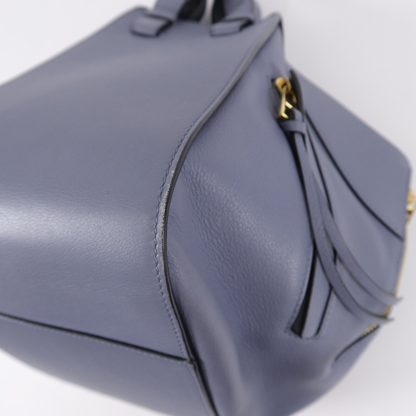 LOEWE 牛皮皮革Hammock Medium手挽肩背兩用袋