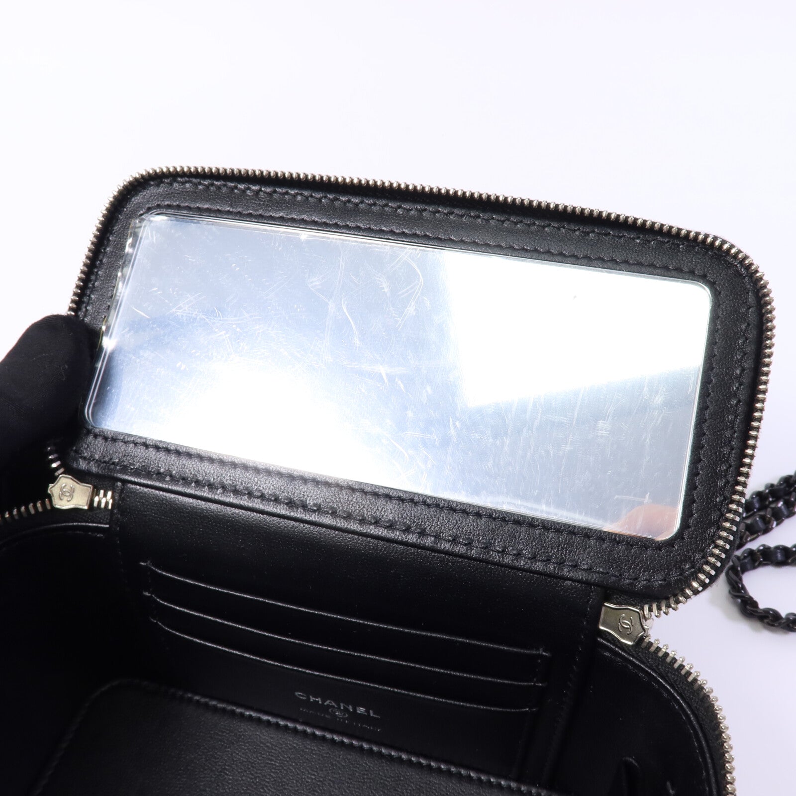 CHANEL 羊皮皮革Vanity Case鏈帶肩背袋
