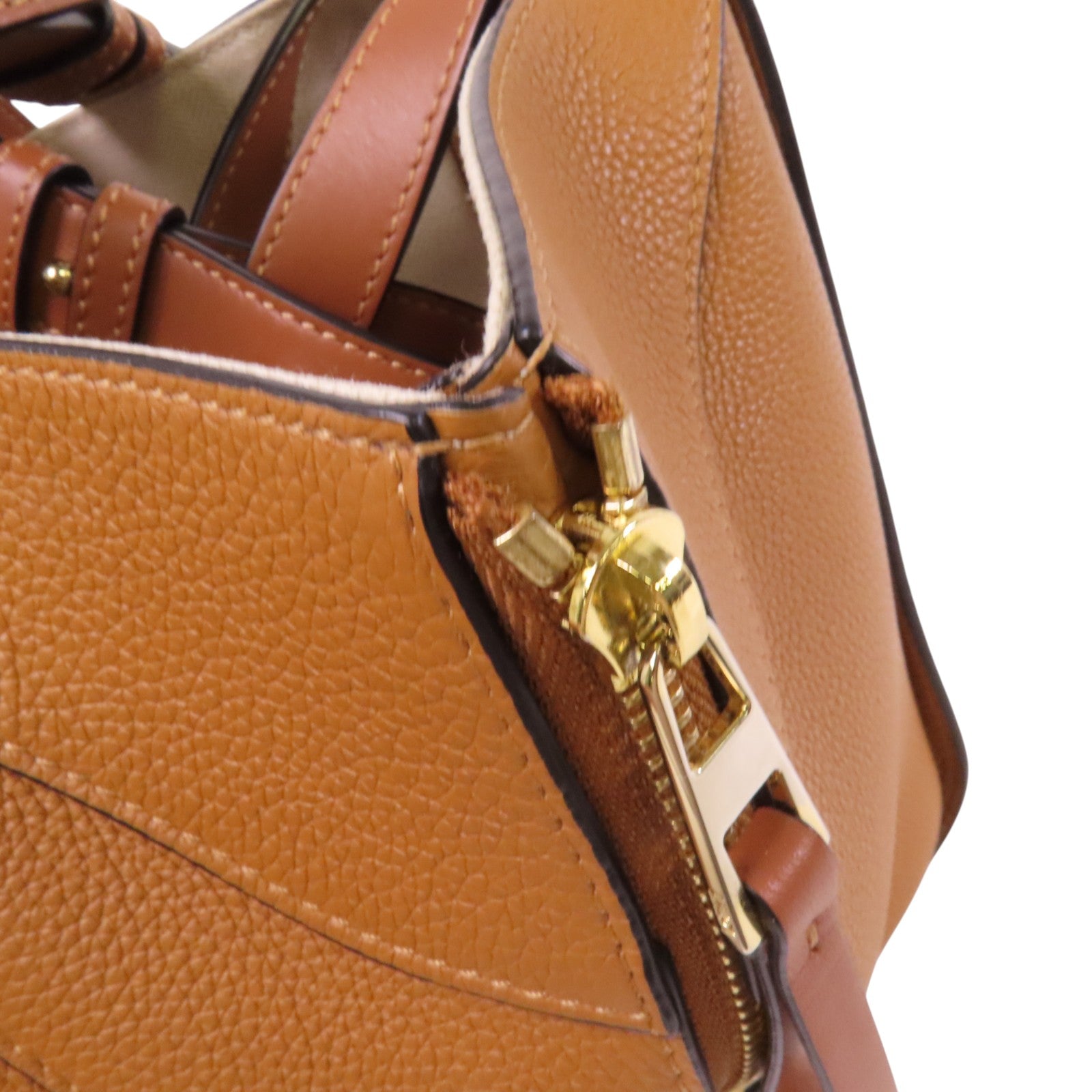 LOEWE 牛皮皮革Hammock Mini金扣手挽肩背兩用袋