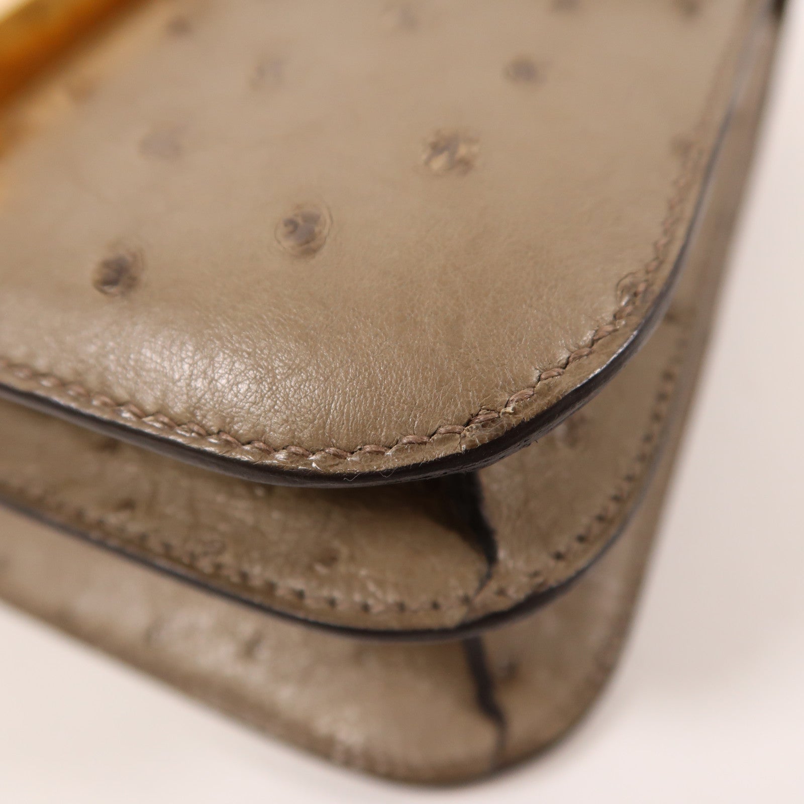 HERMES 鴕鳥皮革Constance 24金扣肩背袋