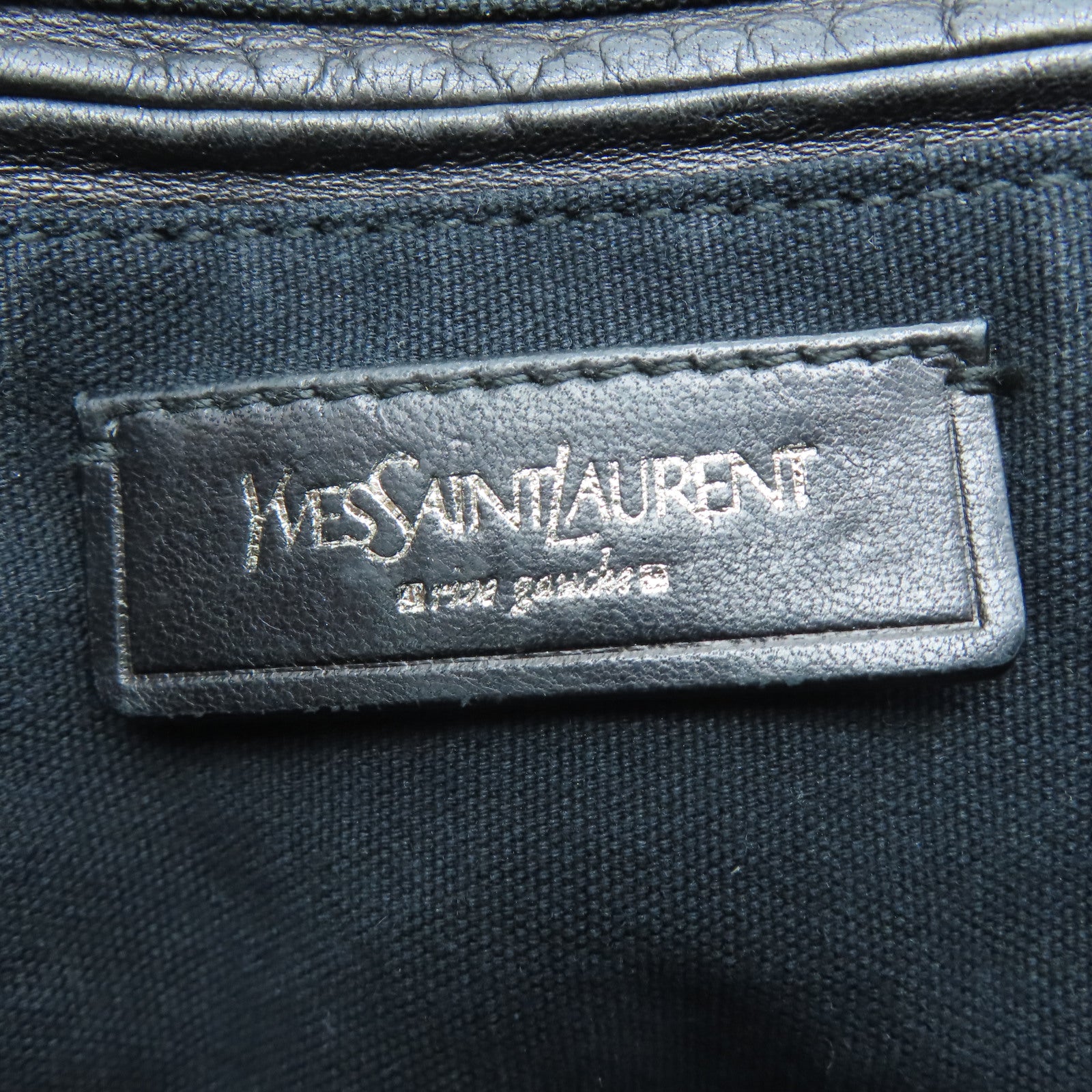 YVES SAINT LAURENT 【清倉大減價】皮革Hand Bag銀扣手挽袋銀色