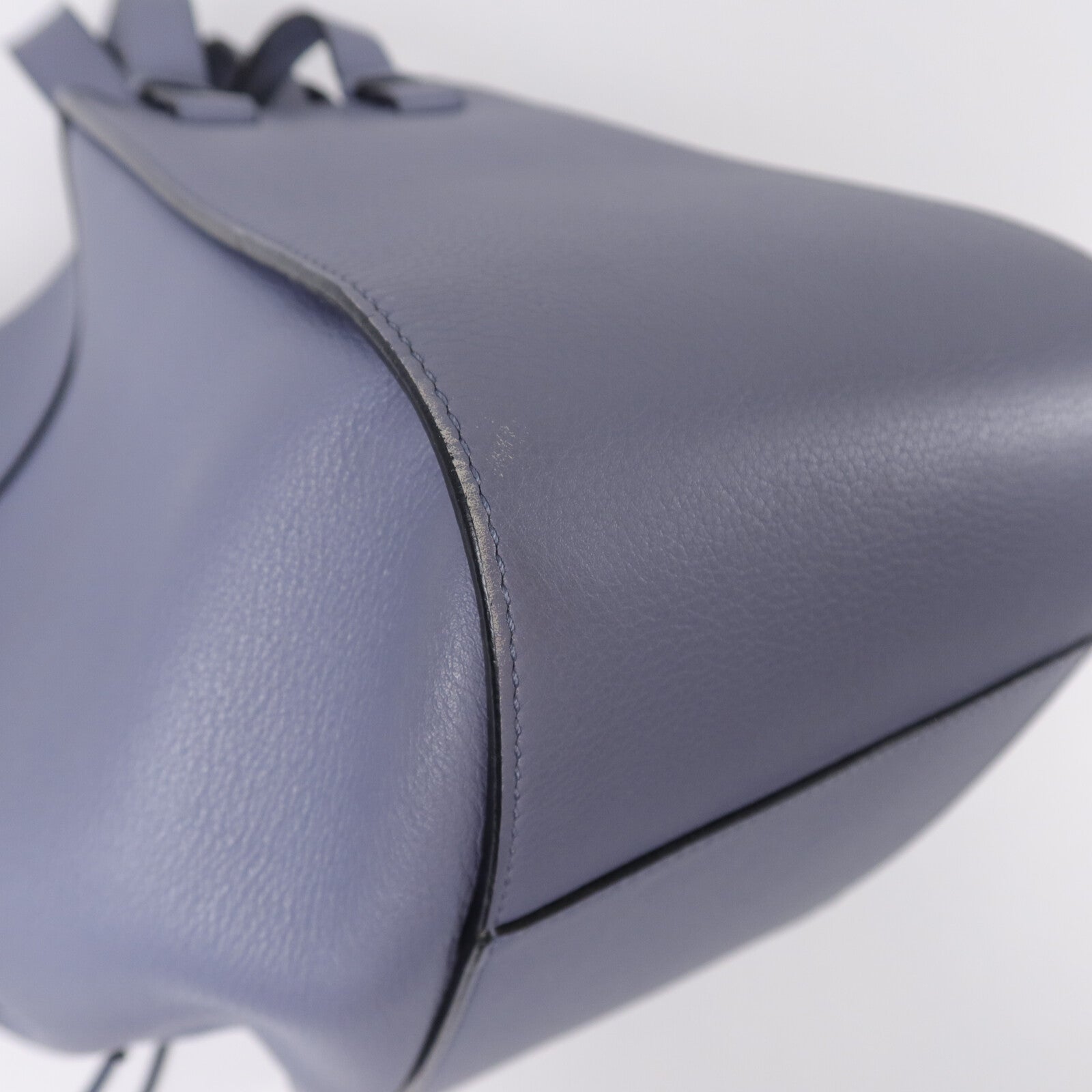 LOEWE 牛皮皮革Hammock Medium手挽肩背兩用袋