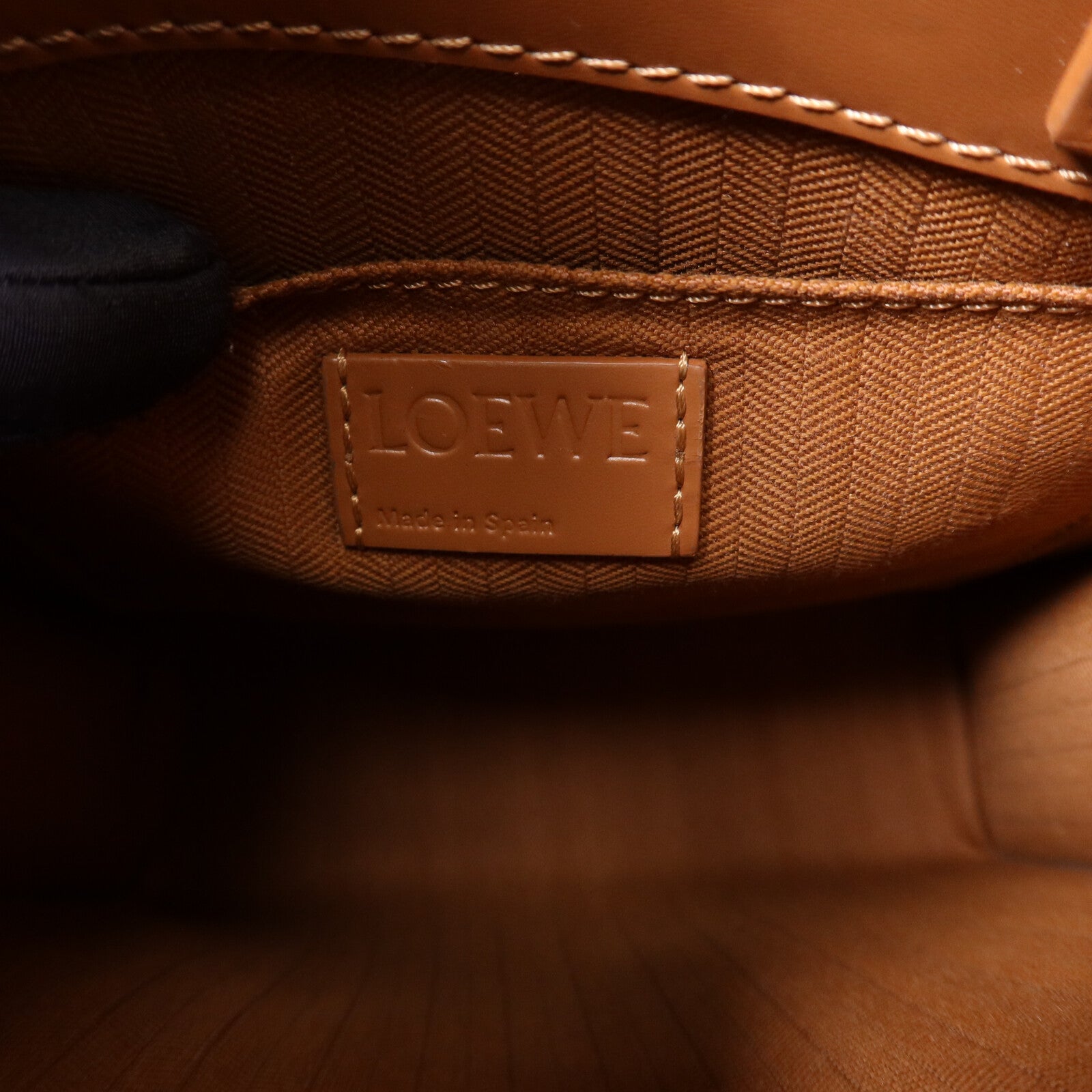 LOEWE 【激減優惠】牛皮皮革Standard A5 Tote金扣手挽肩背兩用袋