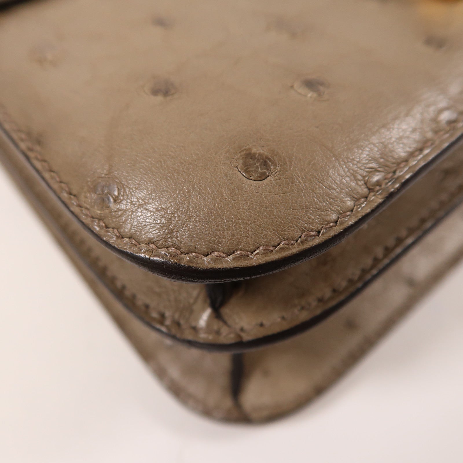 HERMES 鴕鳥皮革Constance 24金扣肩背袋