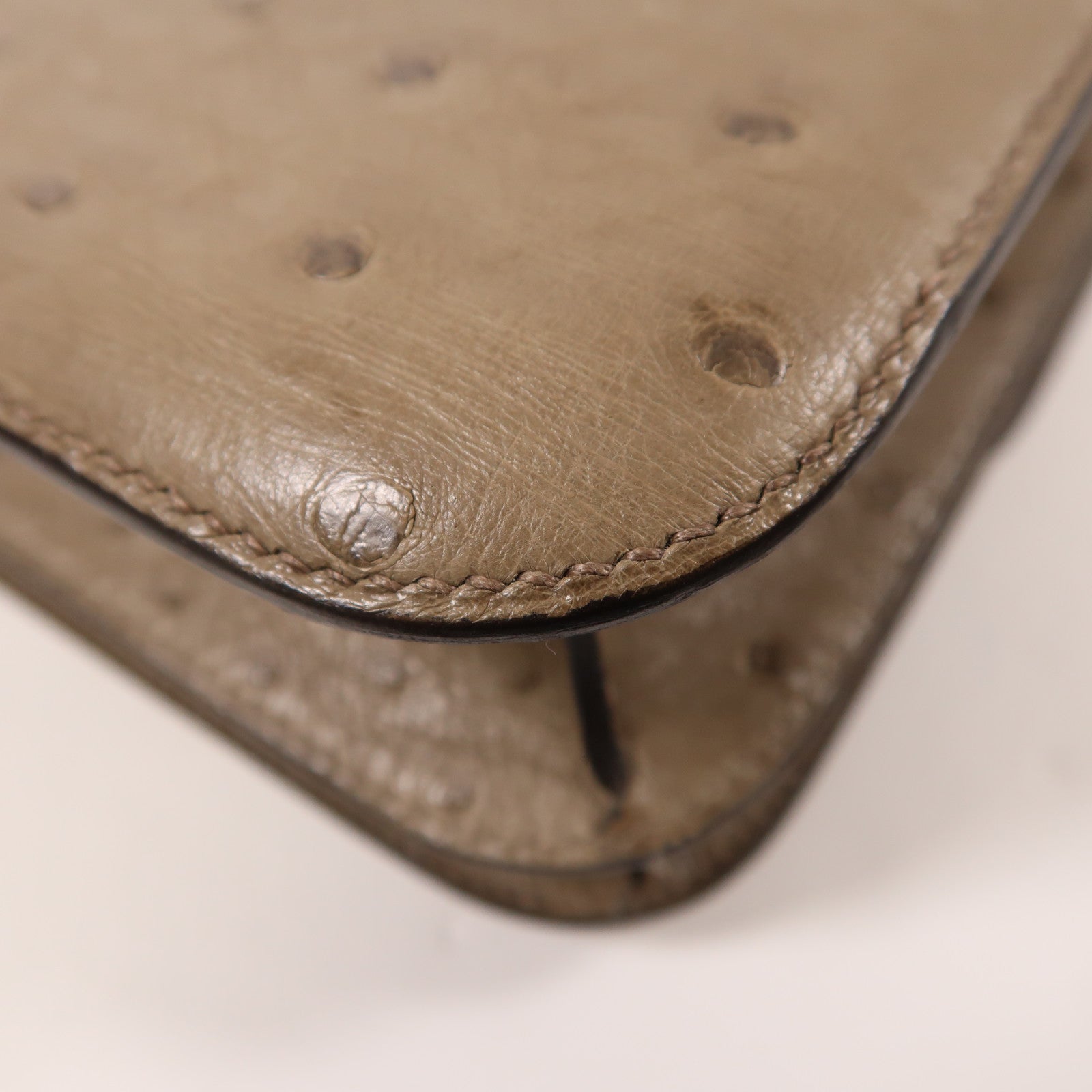 HERMES 鴕鳥皮革Constance 24金扣肩背袋