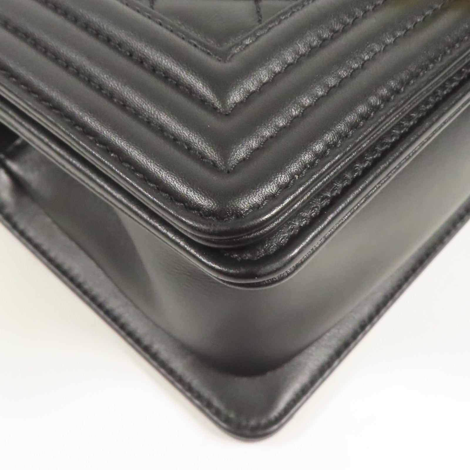 CHANEL 羊皮皮革Boy 20金扣鏈帶肩背袋